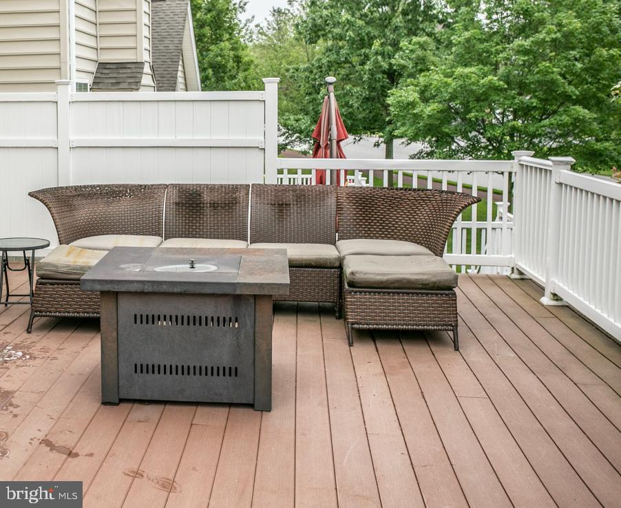 RIVERCREST - Residential