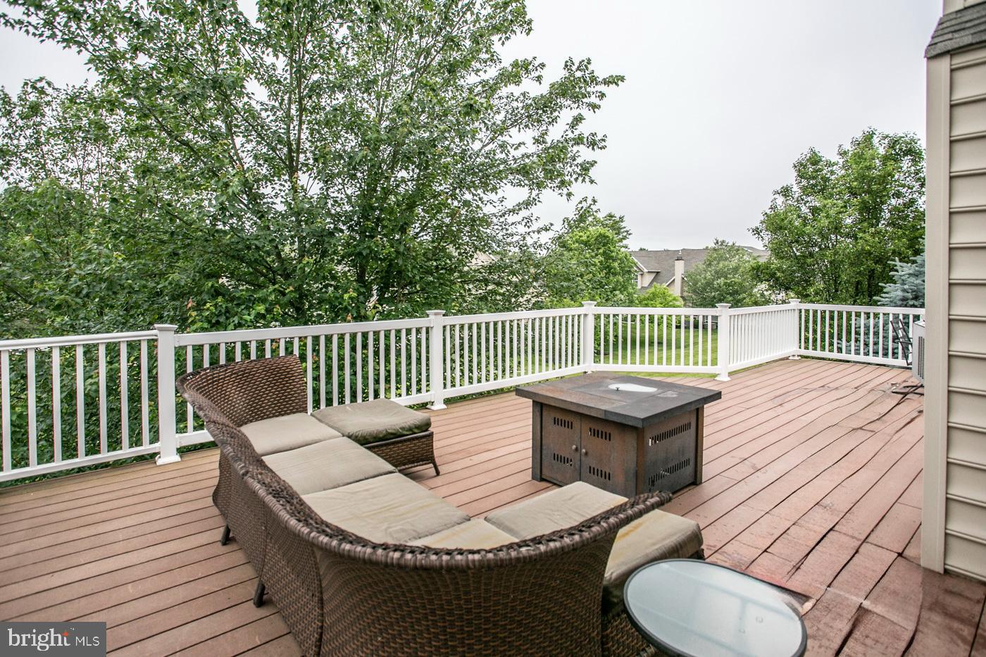 RIVERCREST - Residential