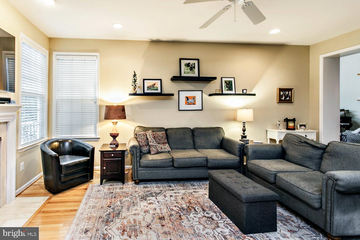 RIVERCREST - Residential