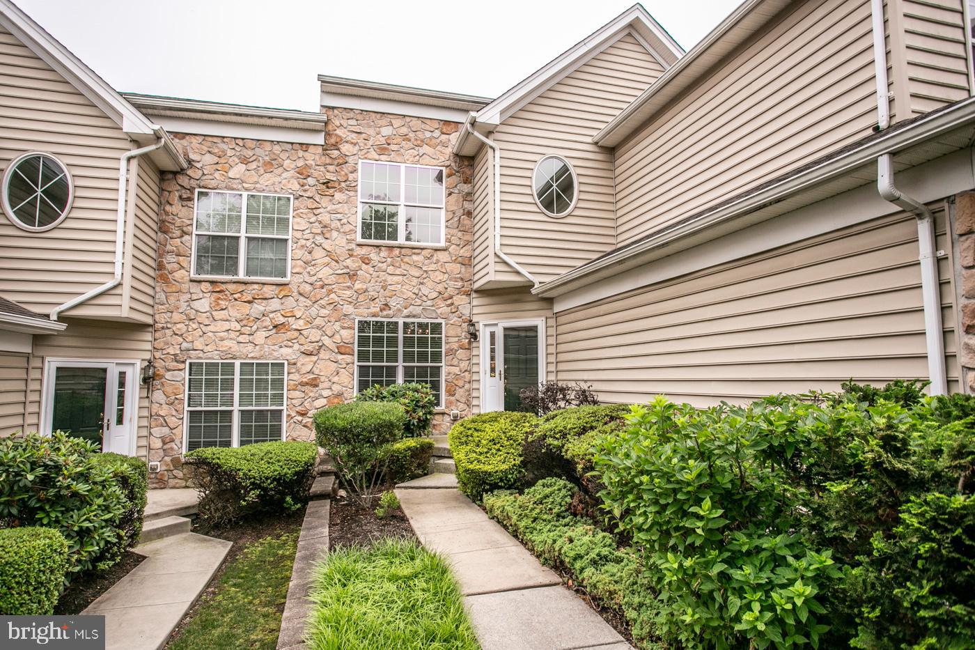 RIVERCREST - Residential