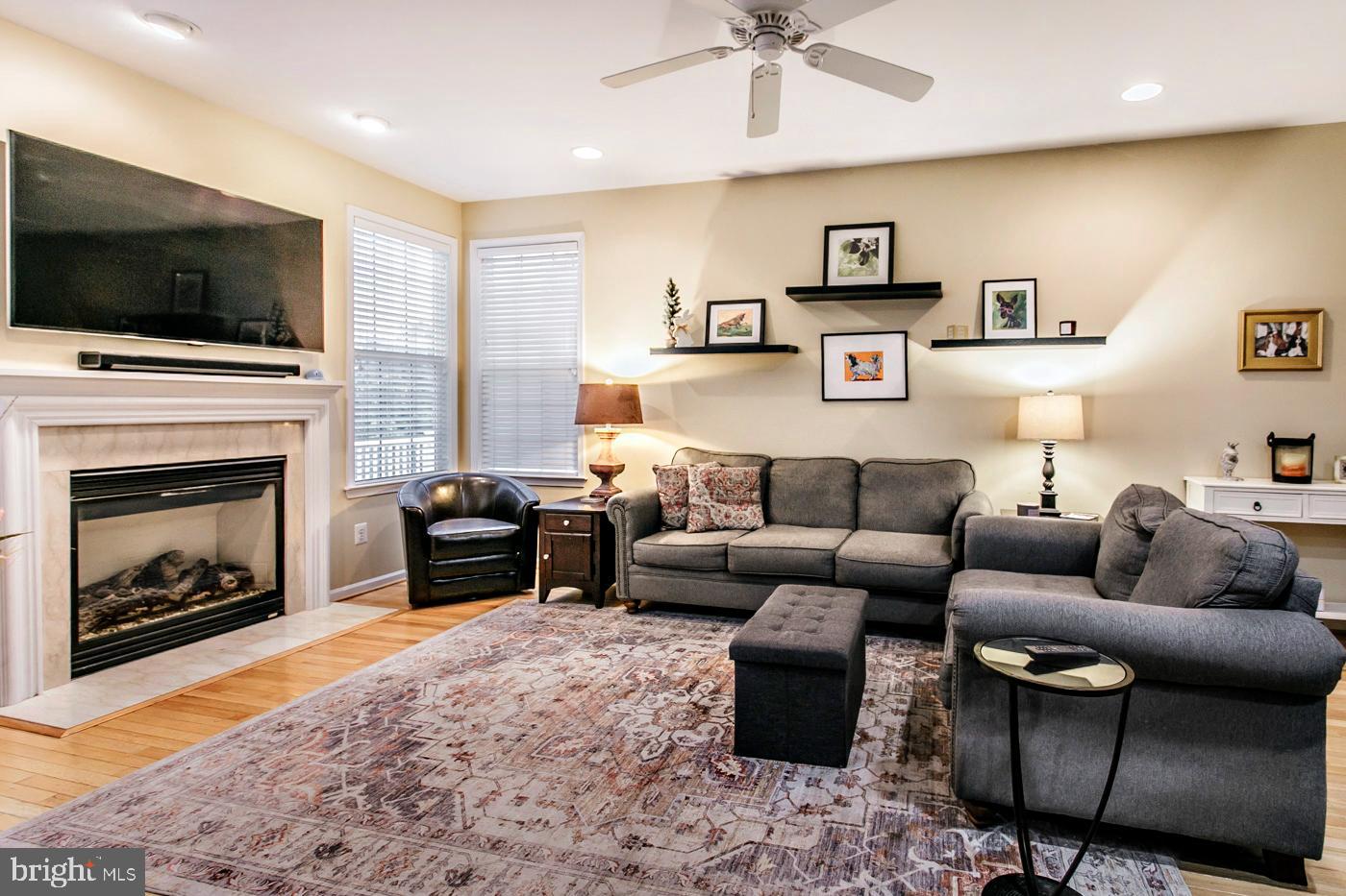 RIVERCREST - Residential