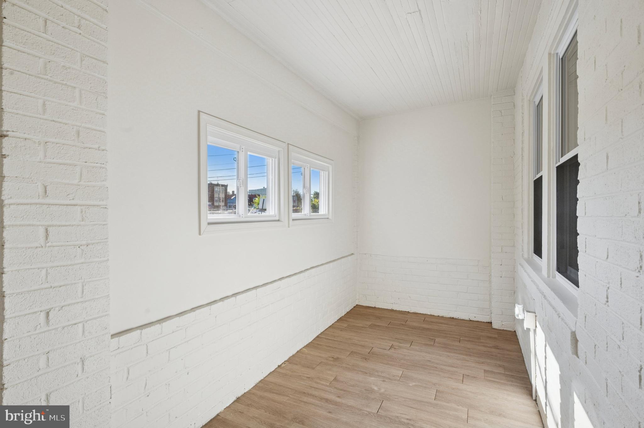 ELMWOOD PARK - Residential