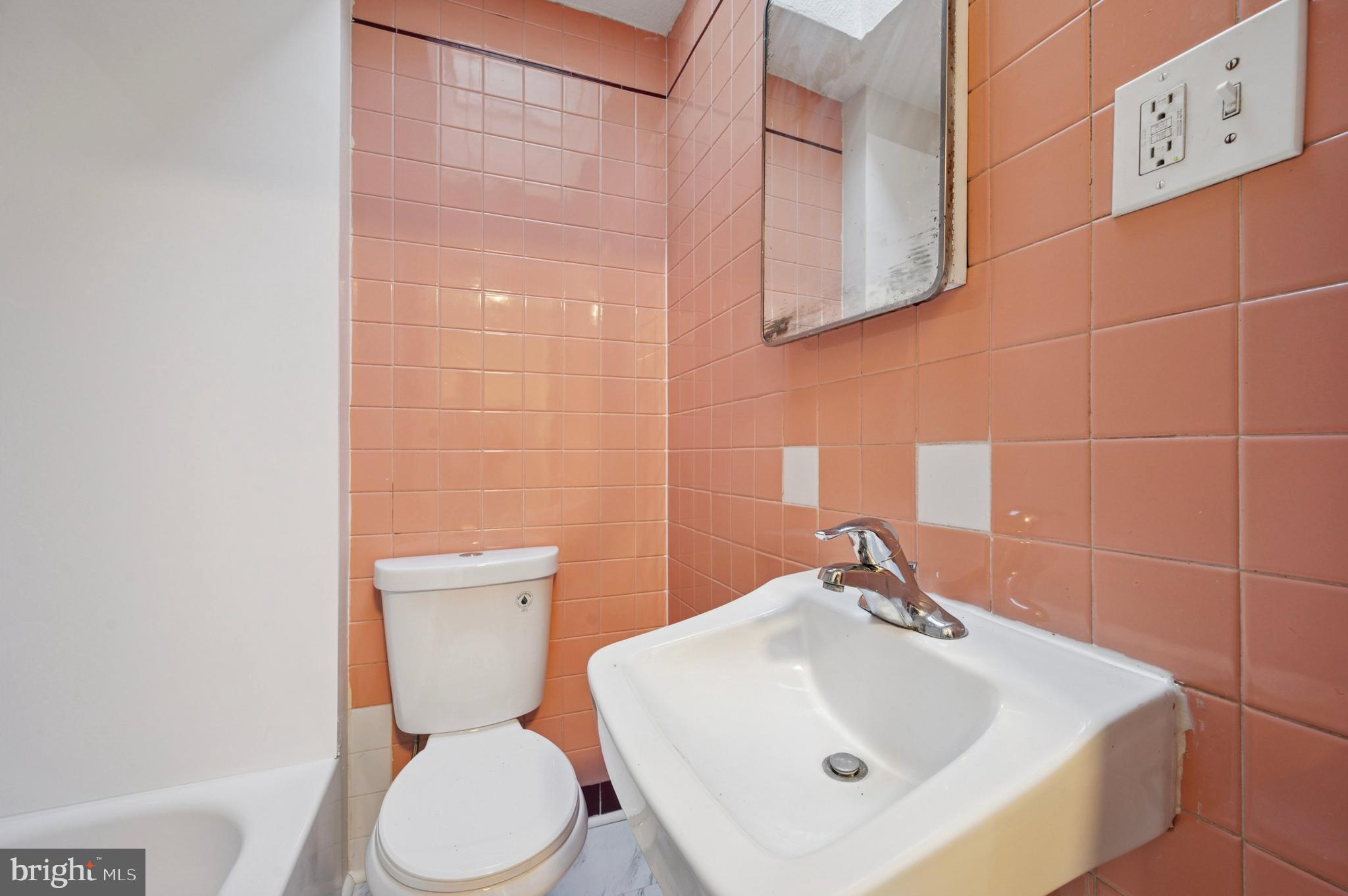 ELMWOOD PARK - Residential