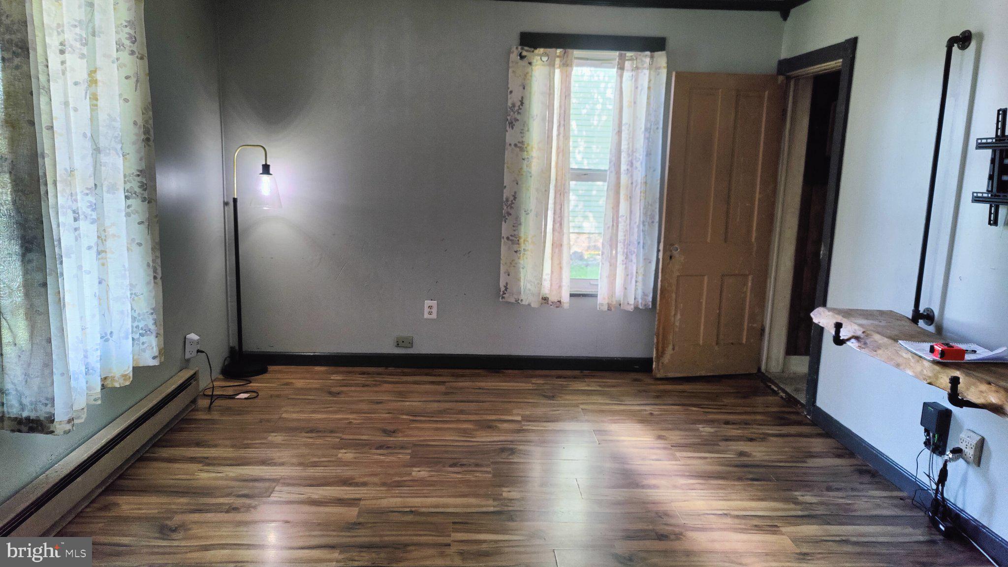 274 W RAILROAD STREET