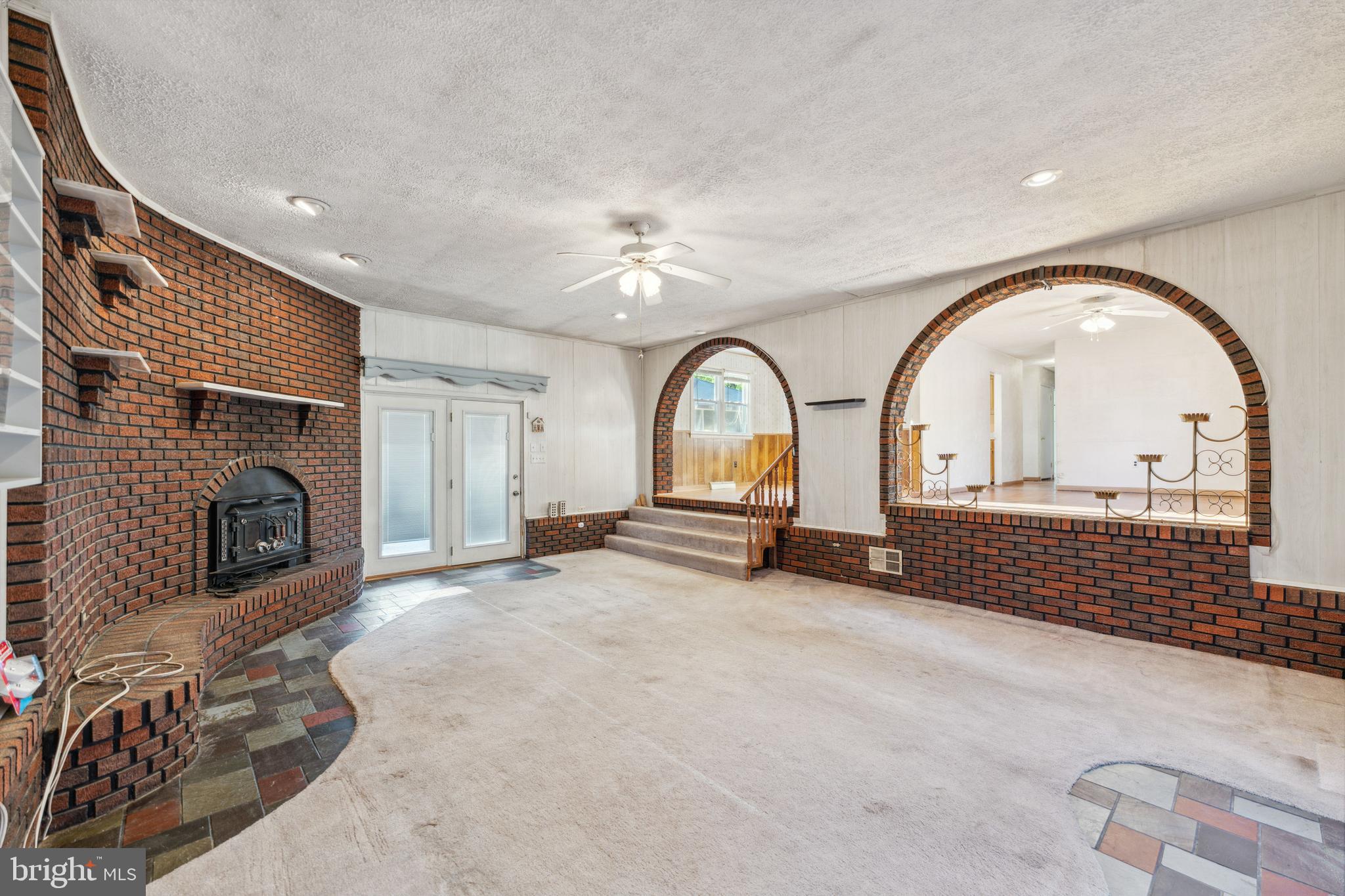 SPRING ACRES - Residential