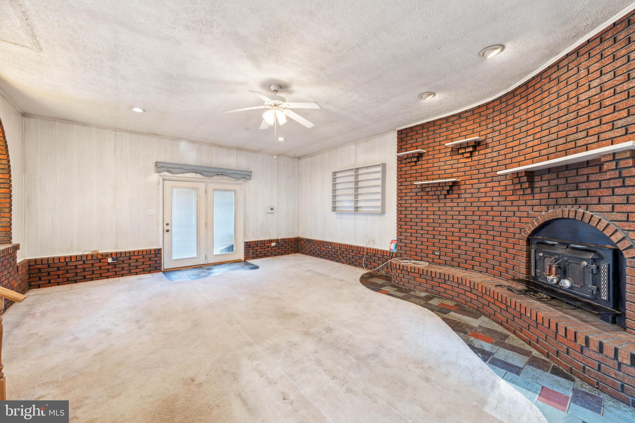 SPRING ACRES - Residential