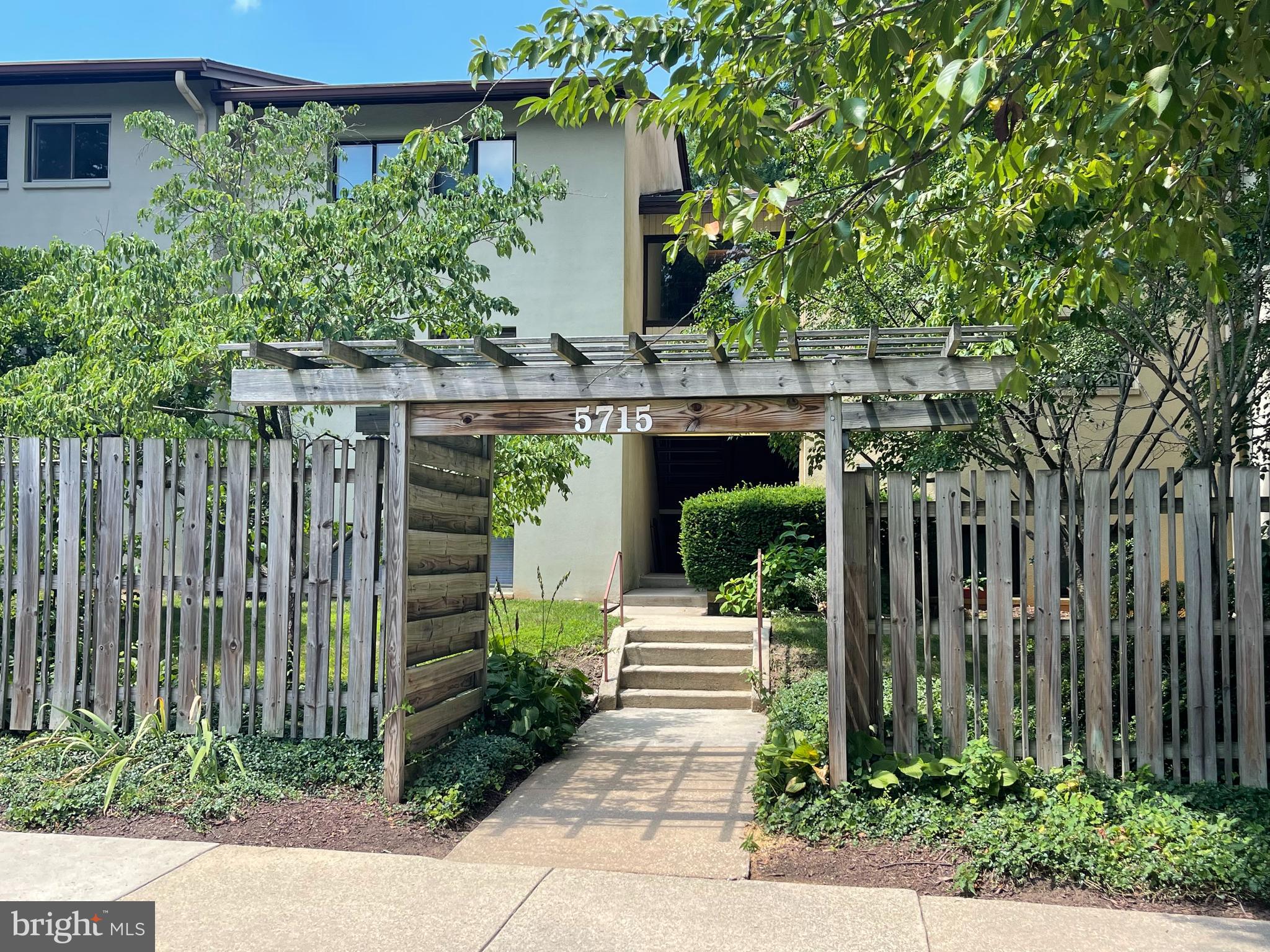 DEERING WOODS - Residential