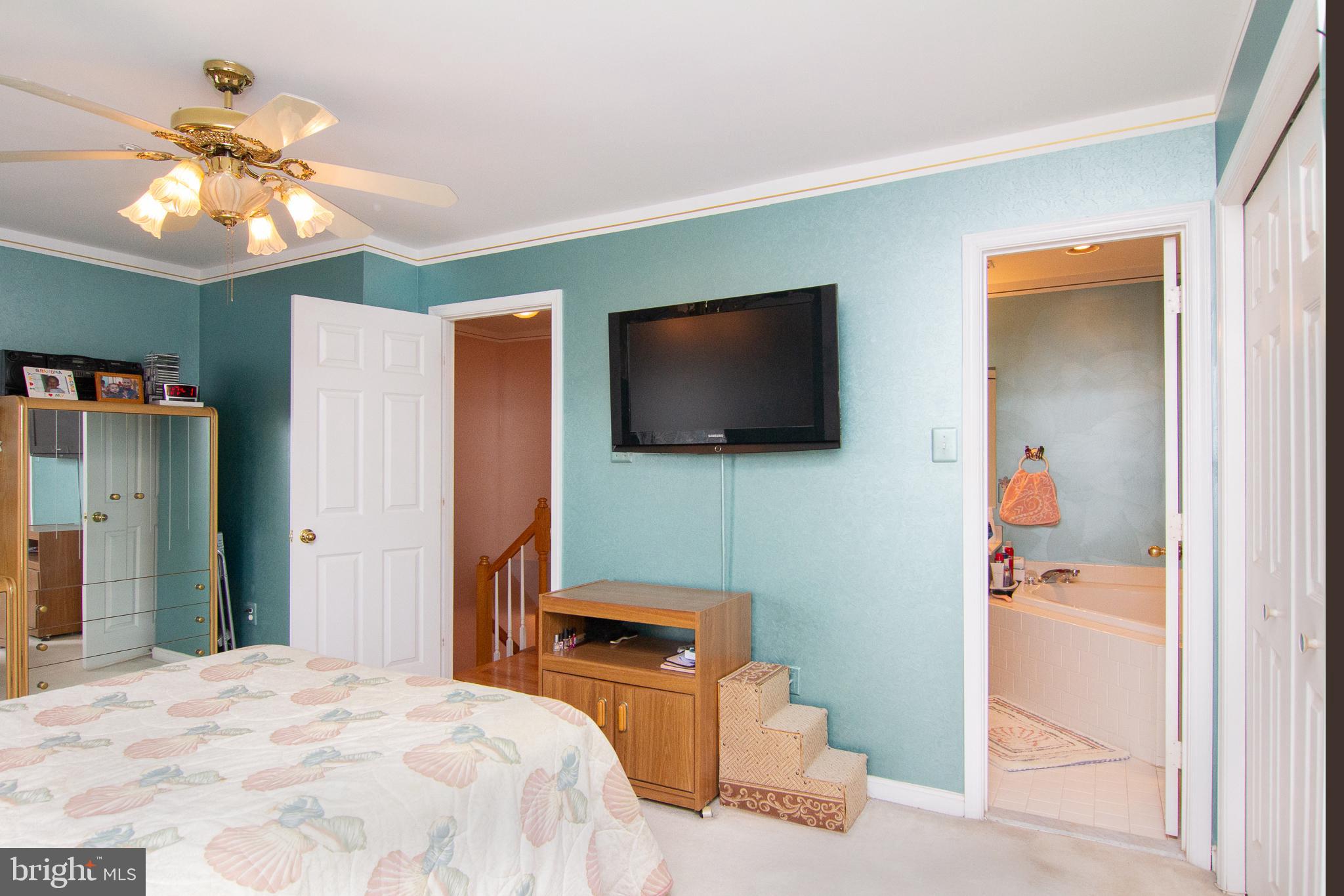 HUNTERS CROSSING - Residential