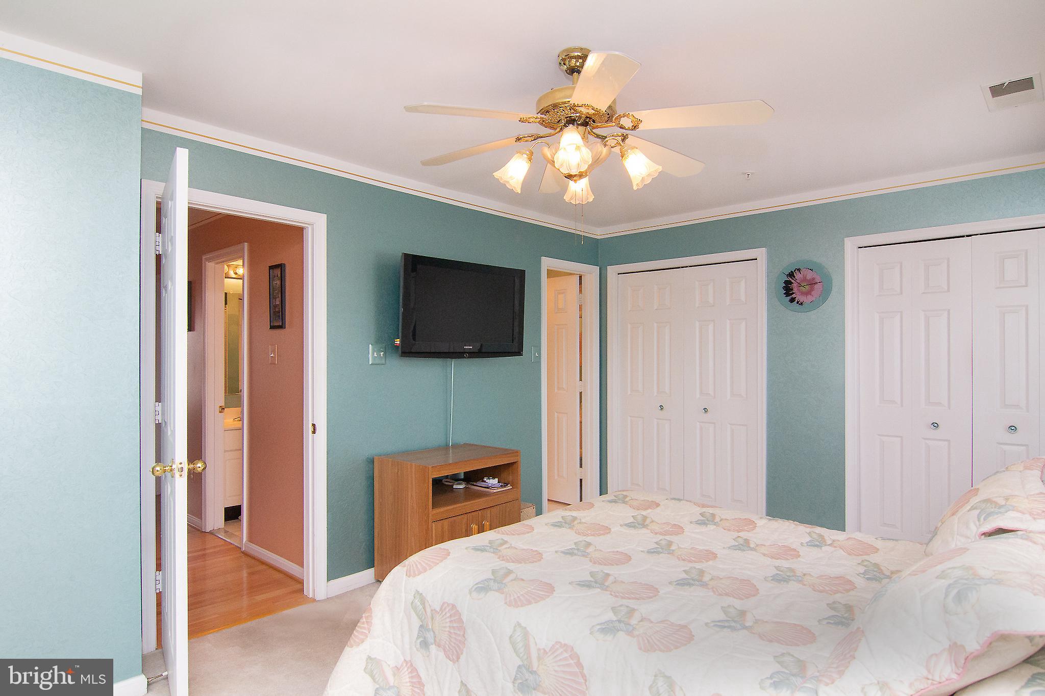 HUNTERS CROSSING - Residential