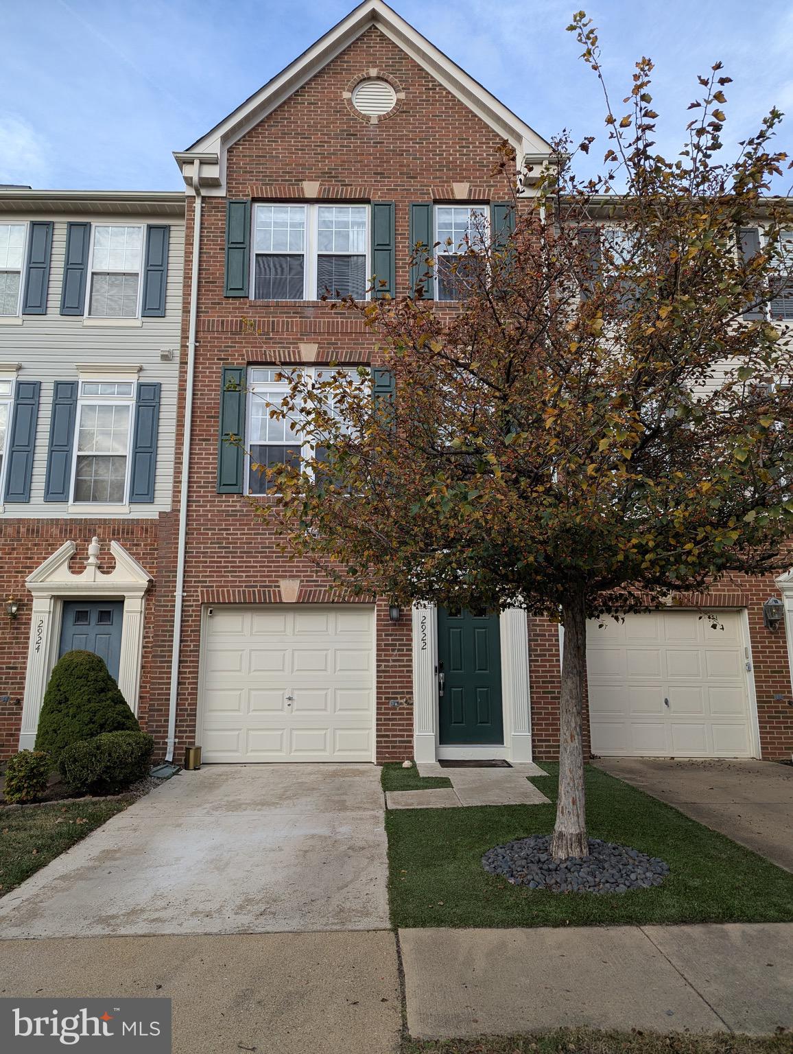 HUNTINGTON GROVE - Residential Lease