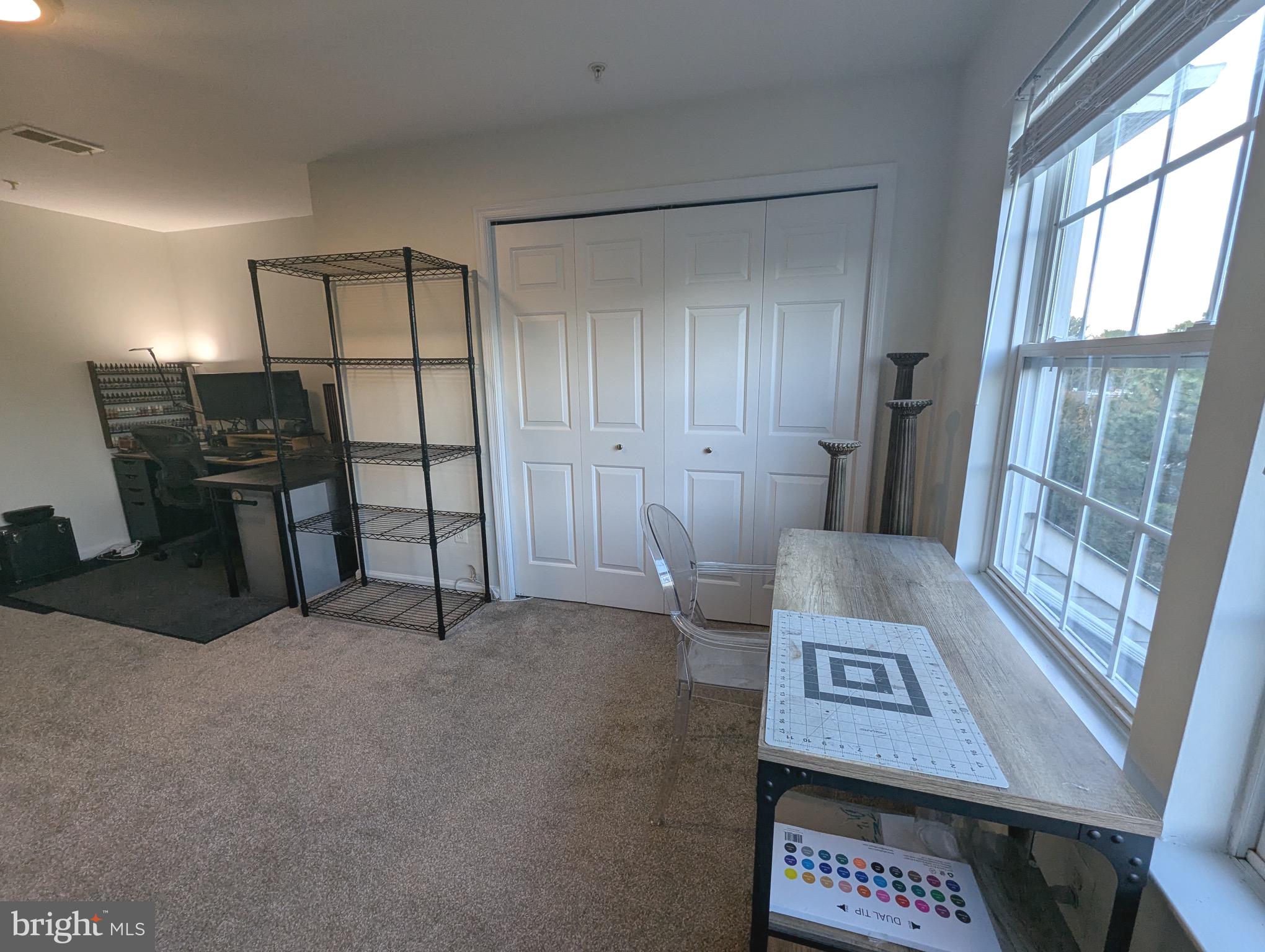 HUNTINGTON GROVE - Residential Lease