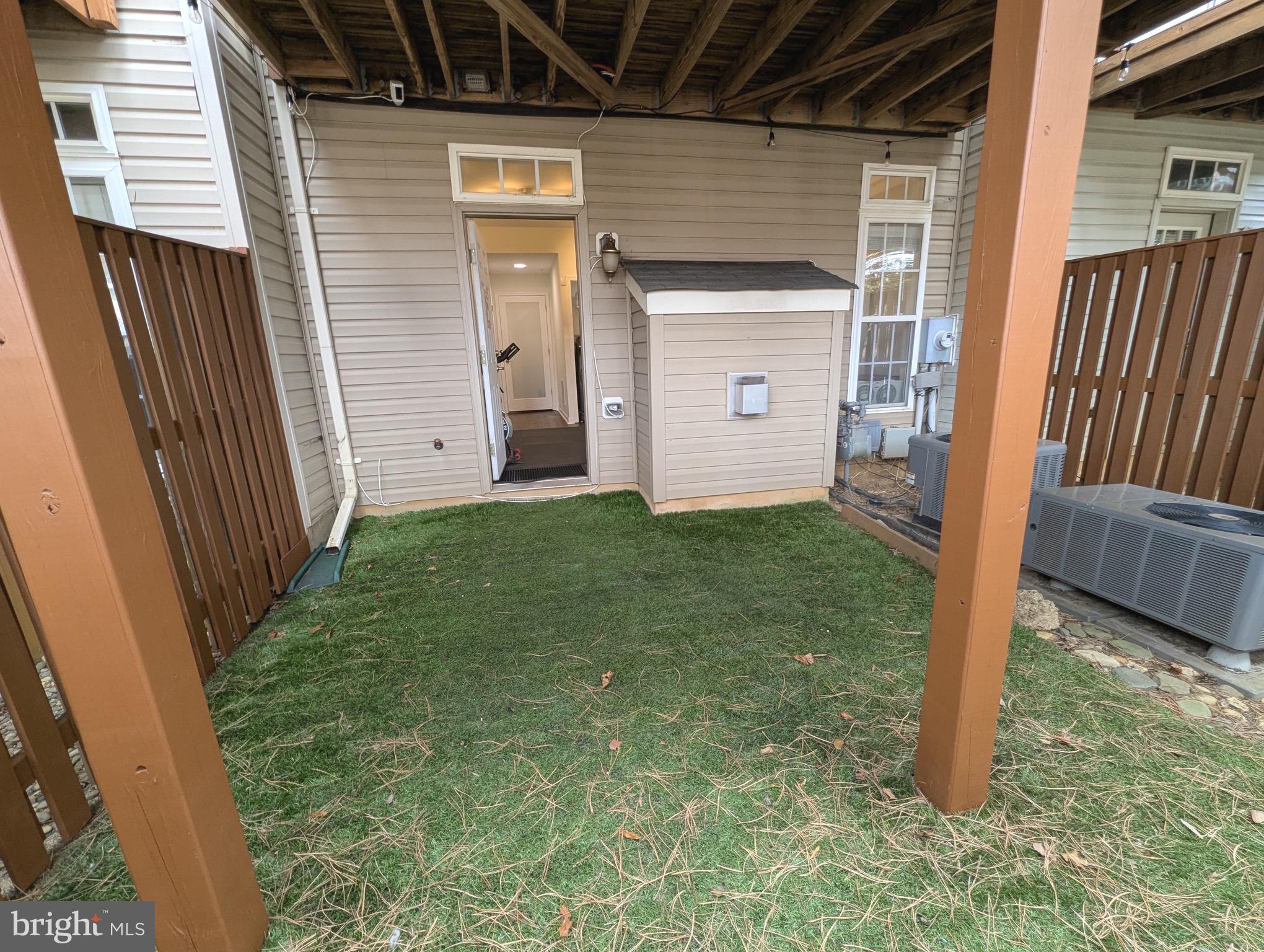 HUNTINGTON GROVE - Residential Lease