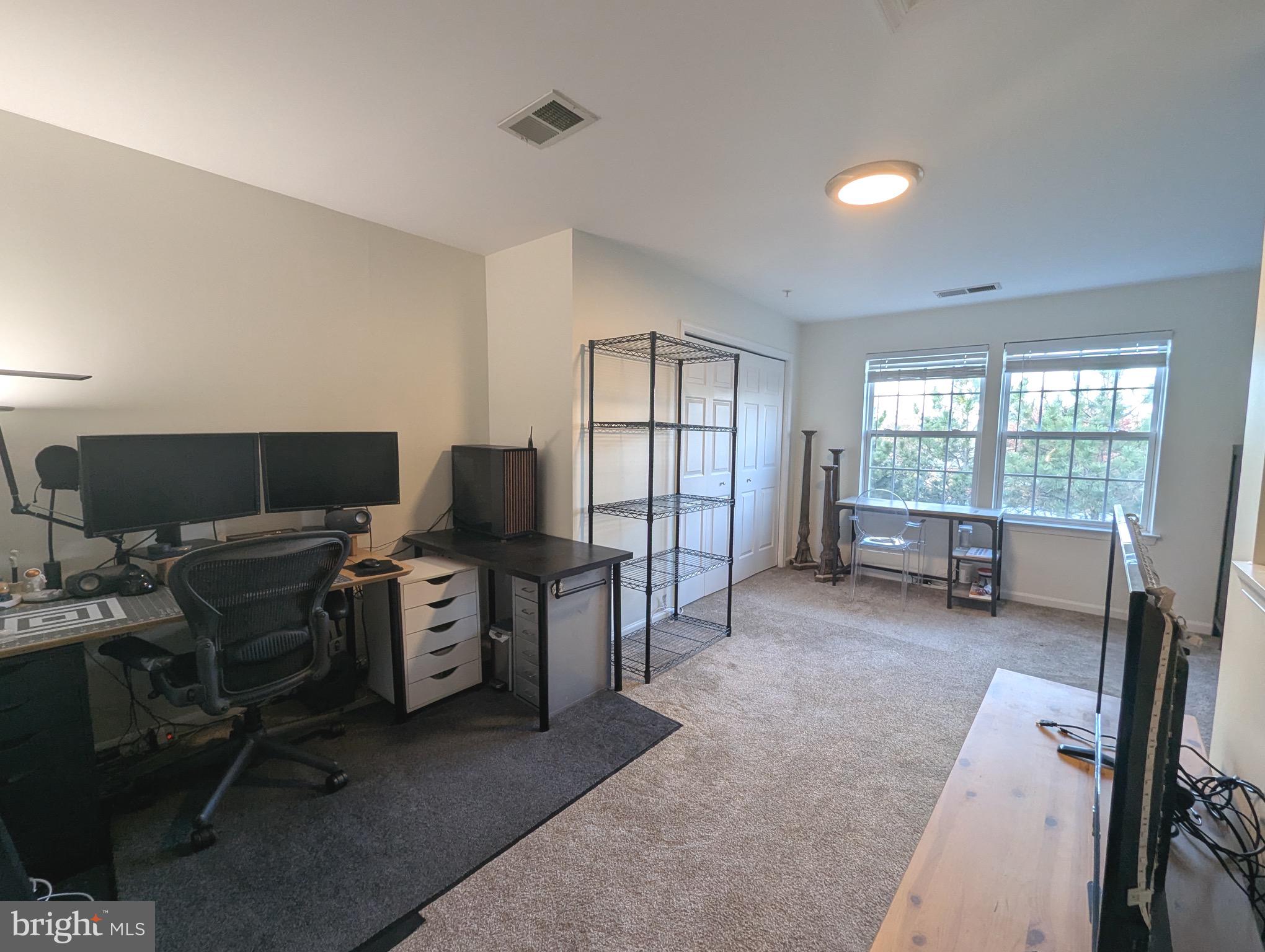 HUNTINGTON GROVE - Residential Lease