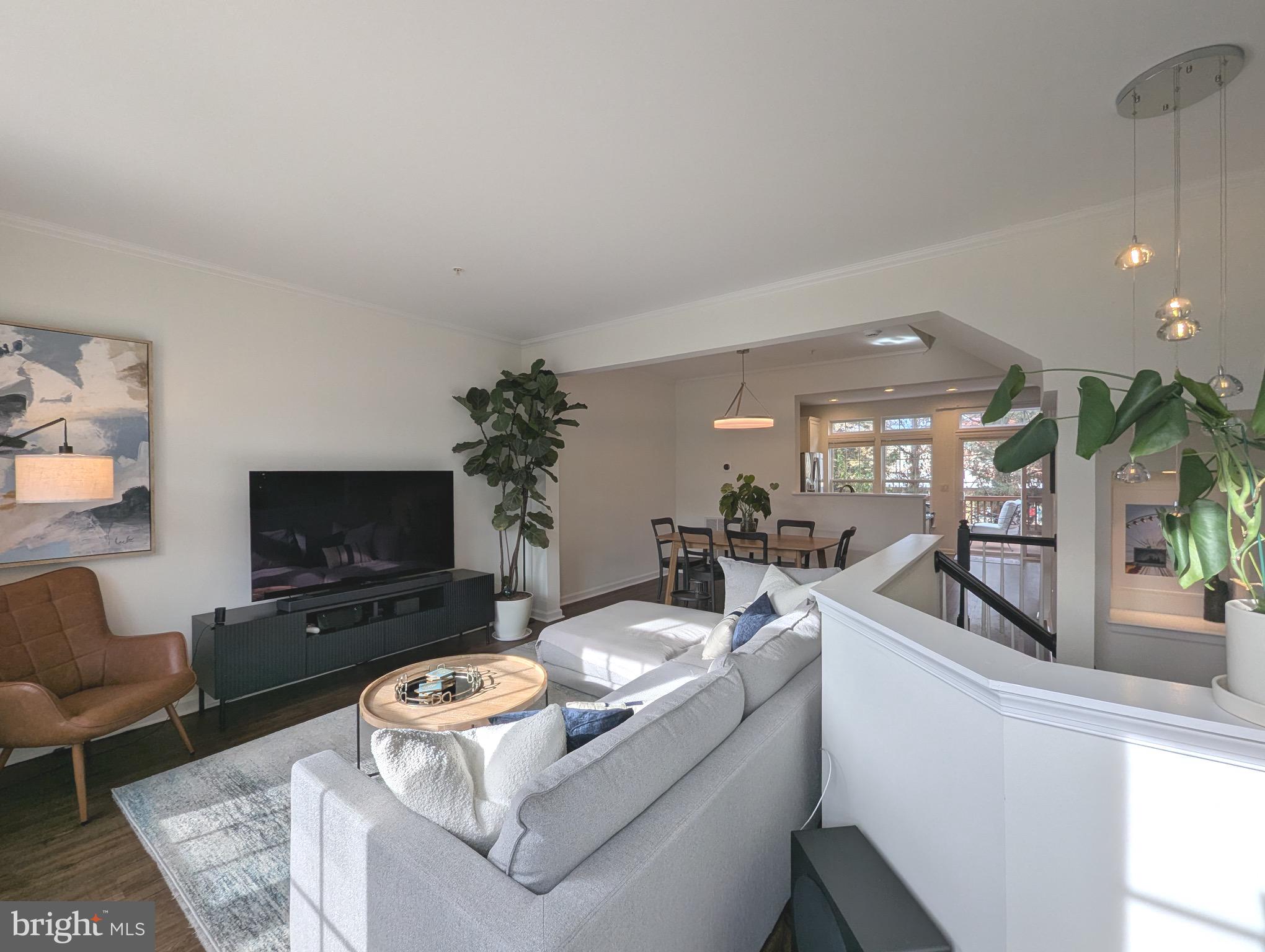 HUNTINGTON GROVE - Residential Lease