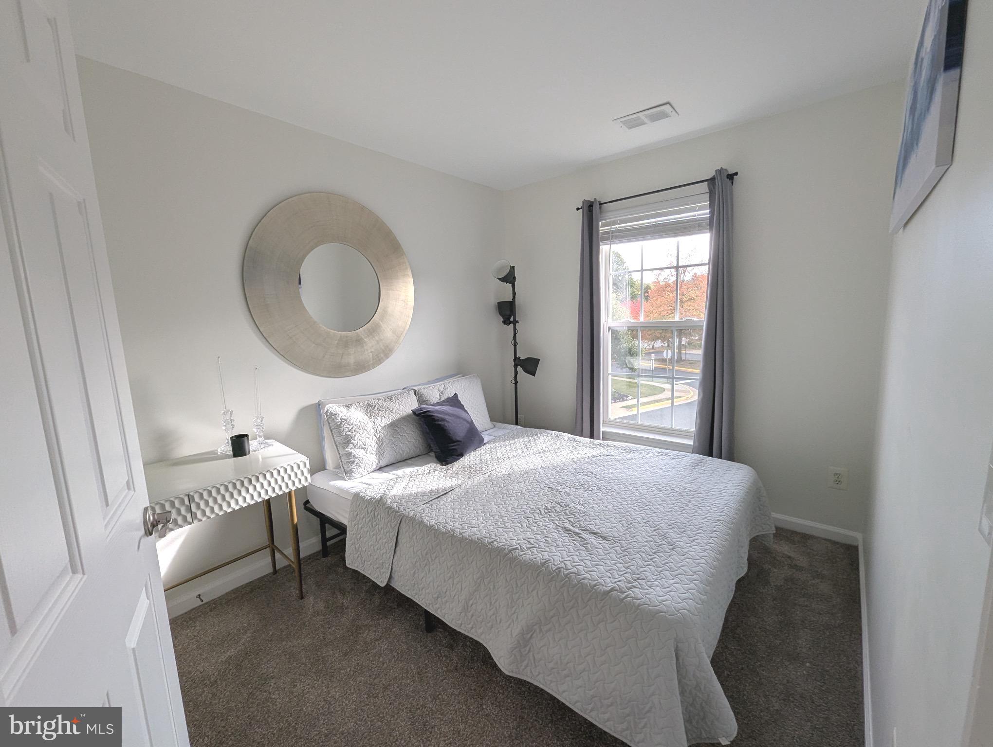 HUNTINGTON GROVE - Residential Lease