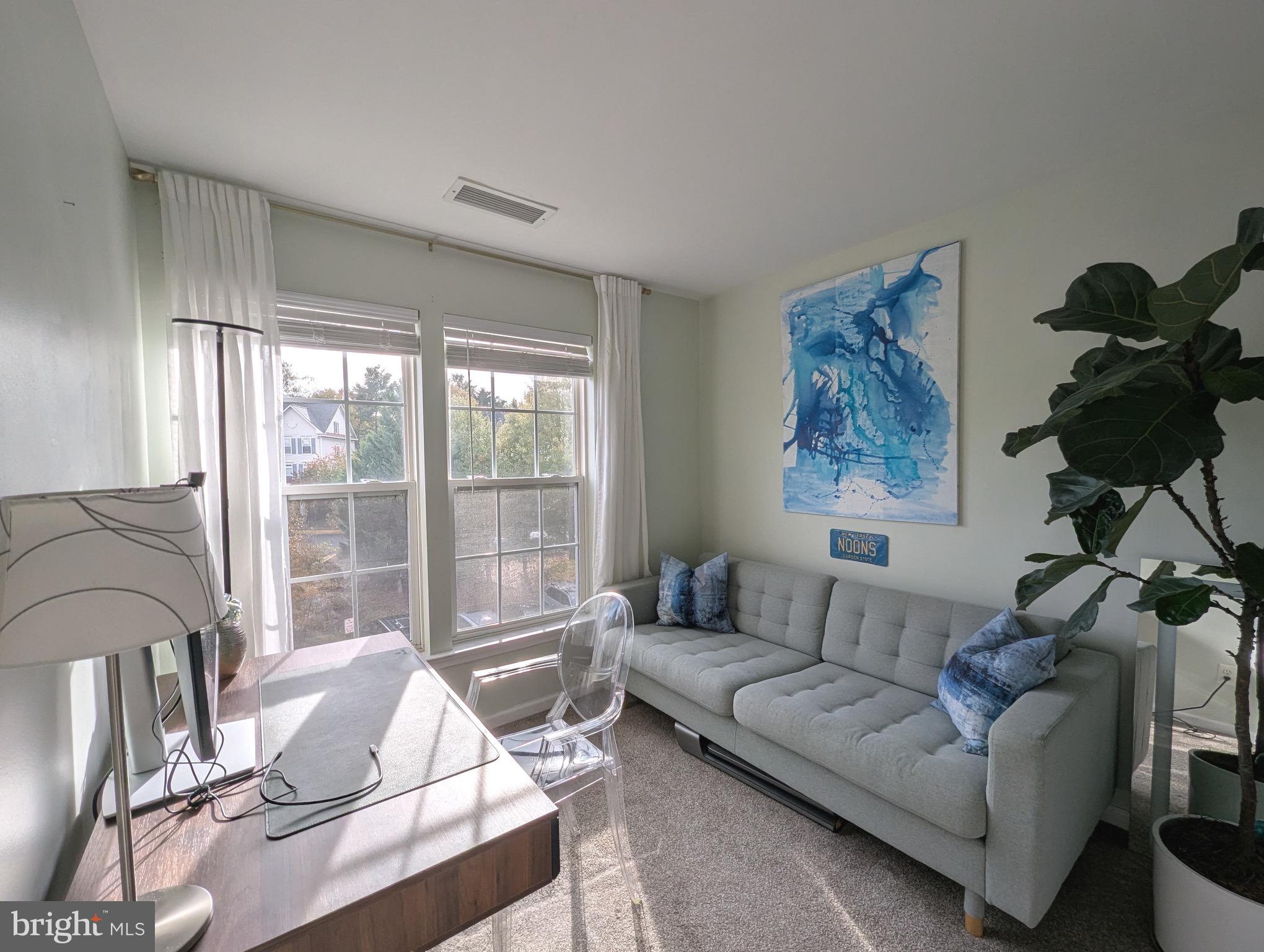 HUNTINGTON GROVE - Residential Lease