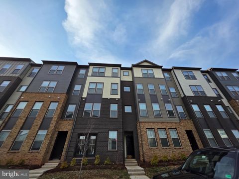 Photo of 45916 Swallow Terrace, STERLING, VA 20165 (MLS # VALO2117490)