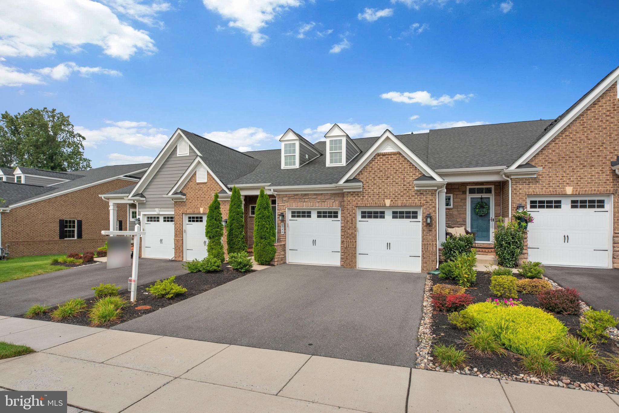 2744 VARDON LANE