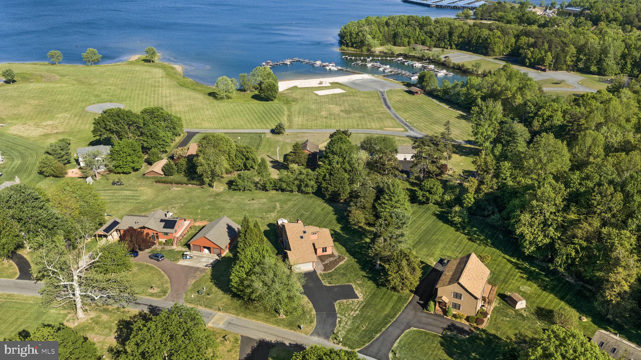 WINDWOOD COVES - Residential