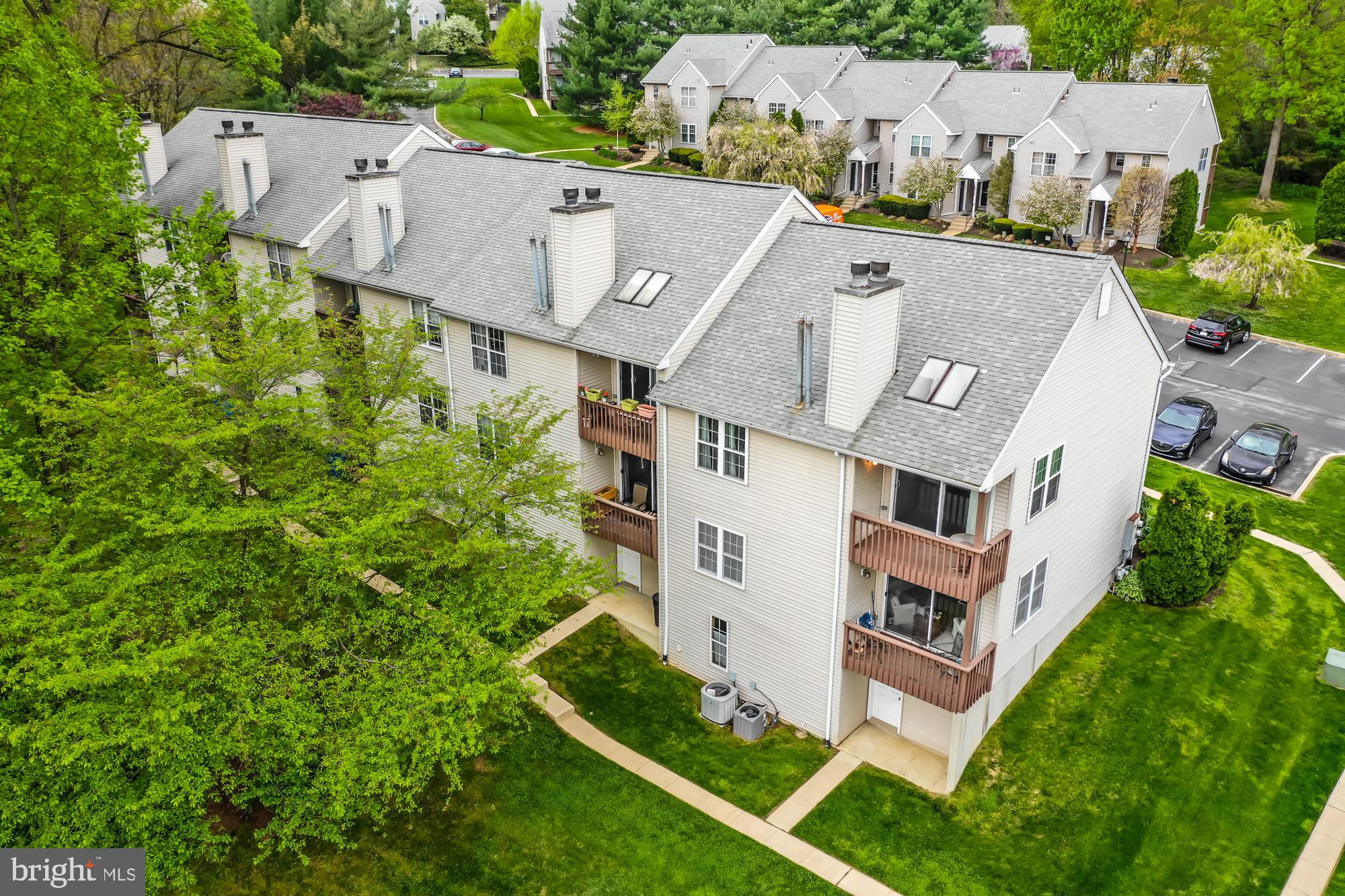 BALLINAHINCH - Residential