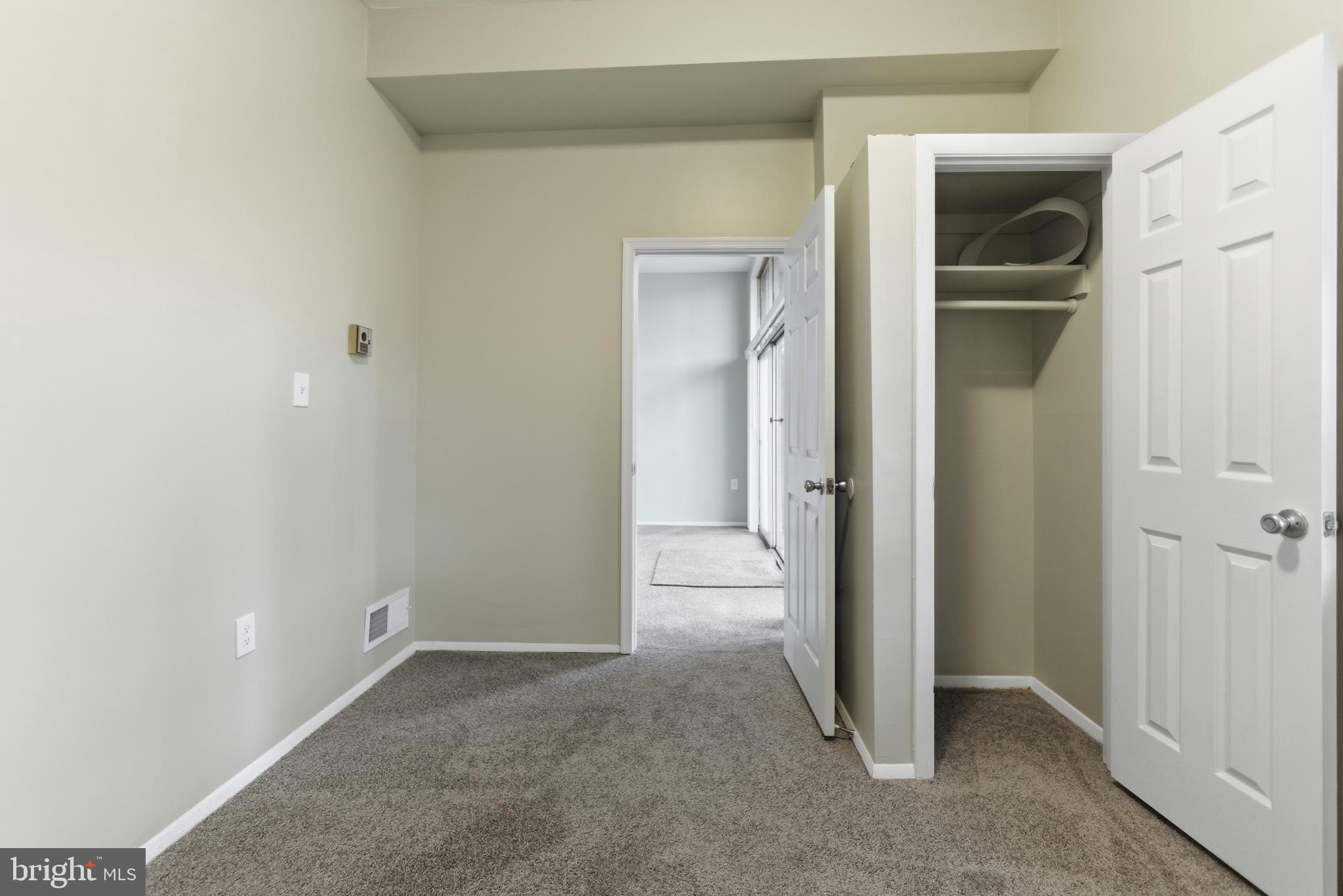 MONTGOMERY VILLAGE - Residential Lease