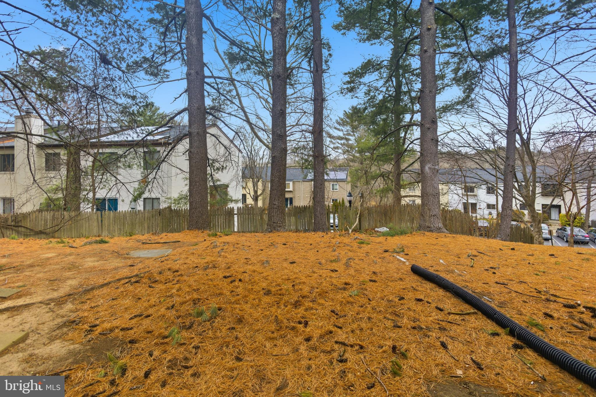 MONTGOMERY VILLAGE - Residential Lease