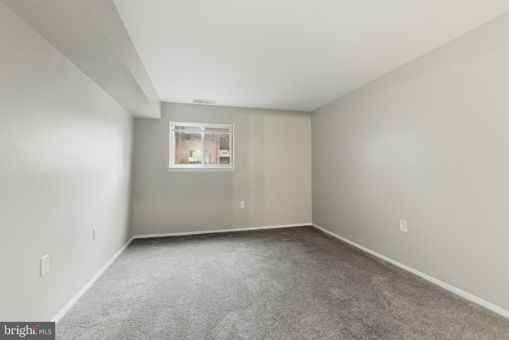 MONTGOMERY VILLAGE - Residential Lease