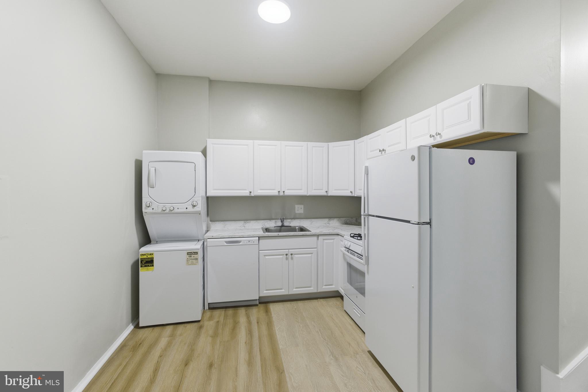 MONTGOMERY VILLAGE - Residential Lease