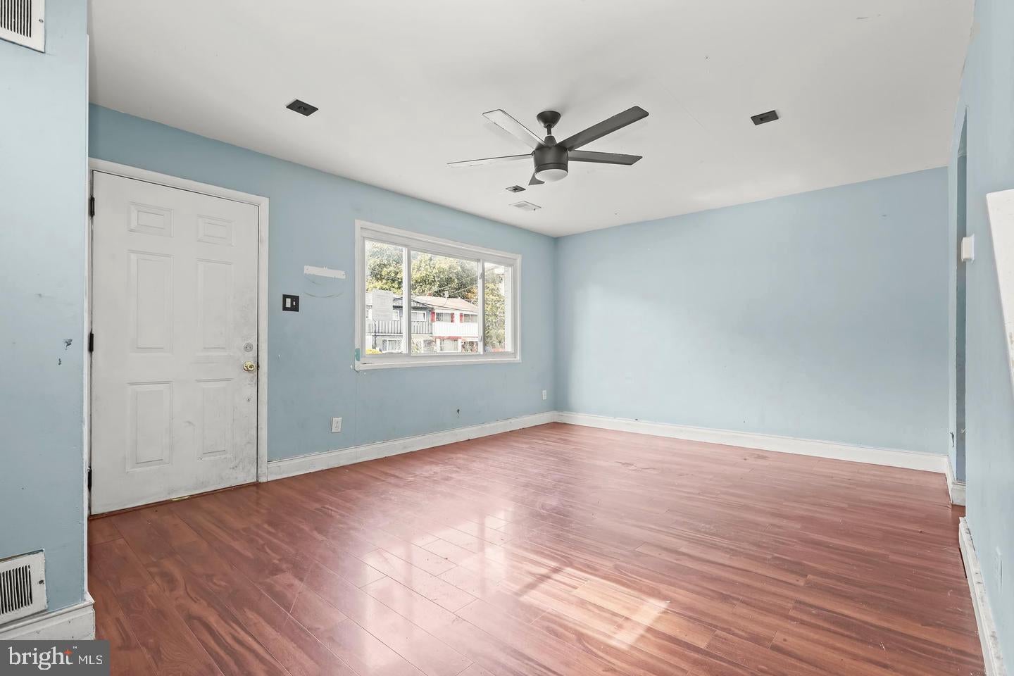 2217 COLUMBIA PLACE