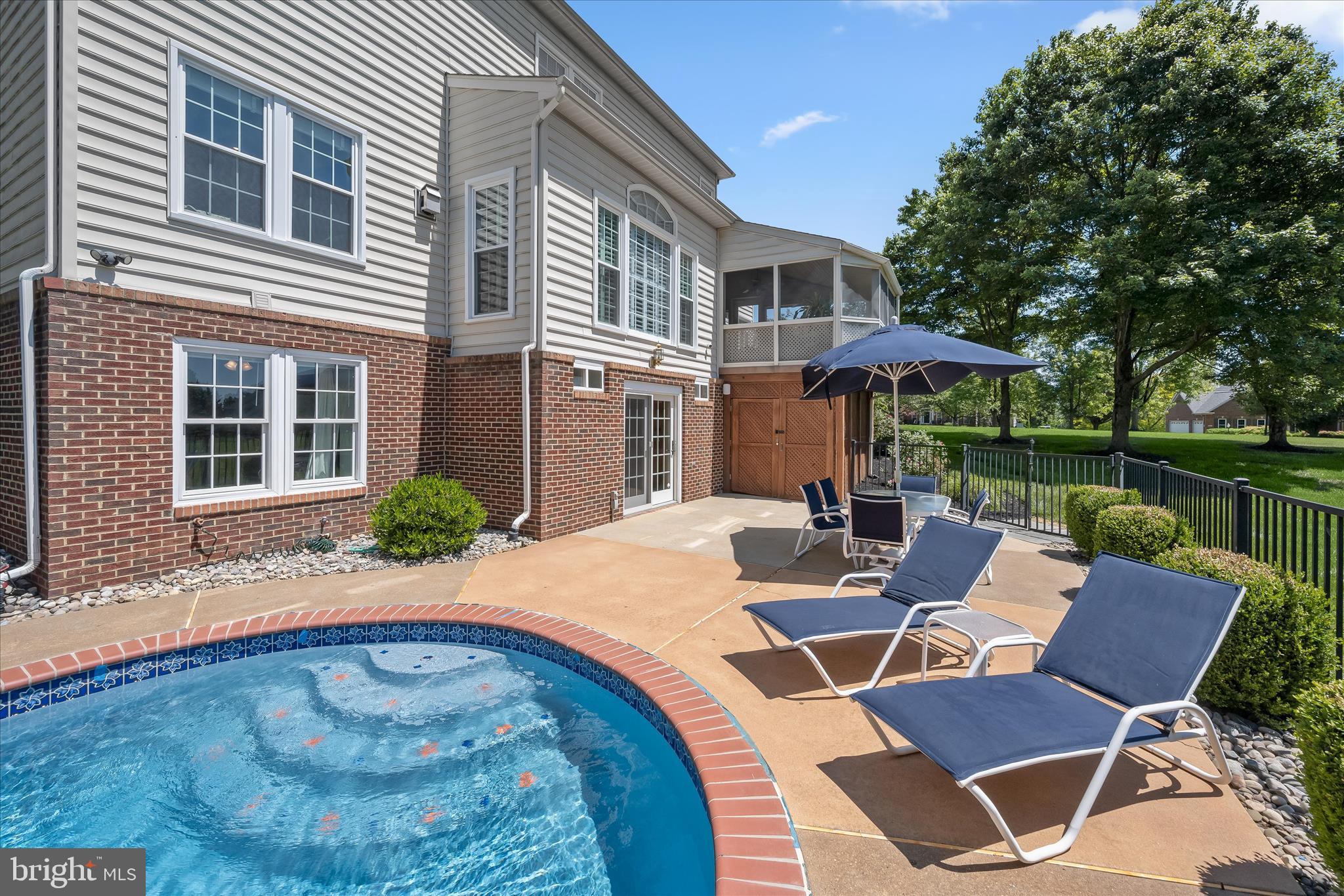 BRANTWOOD - Residential