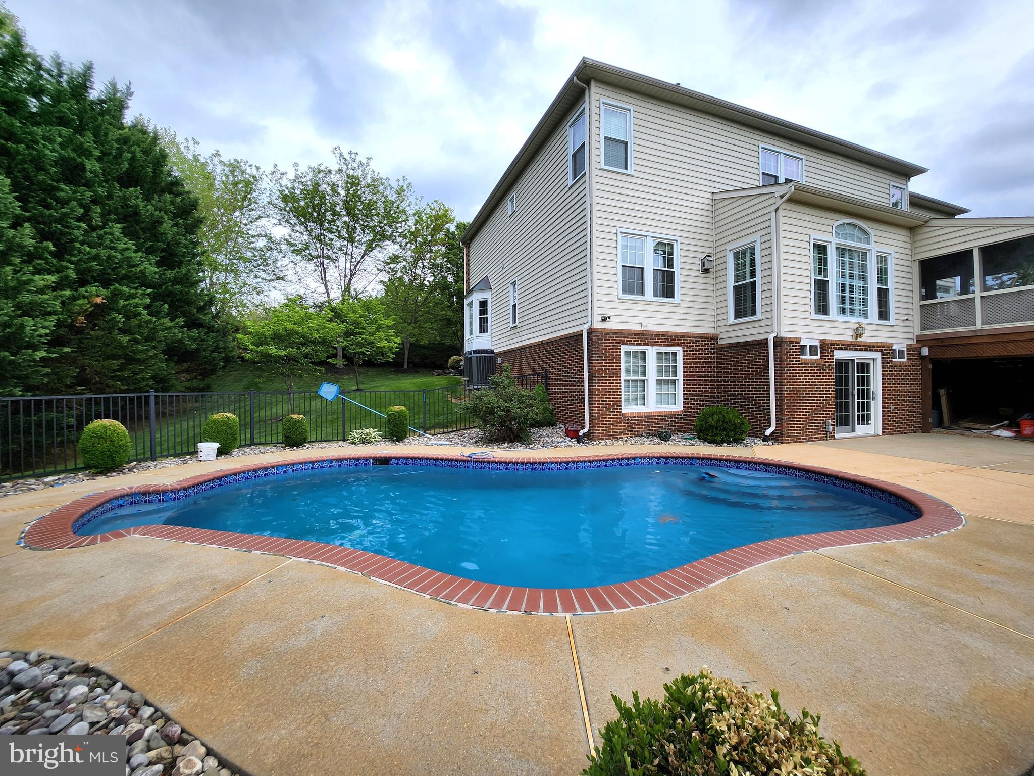 BRANTWOOD - Residential