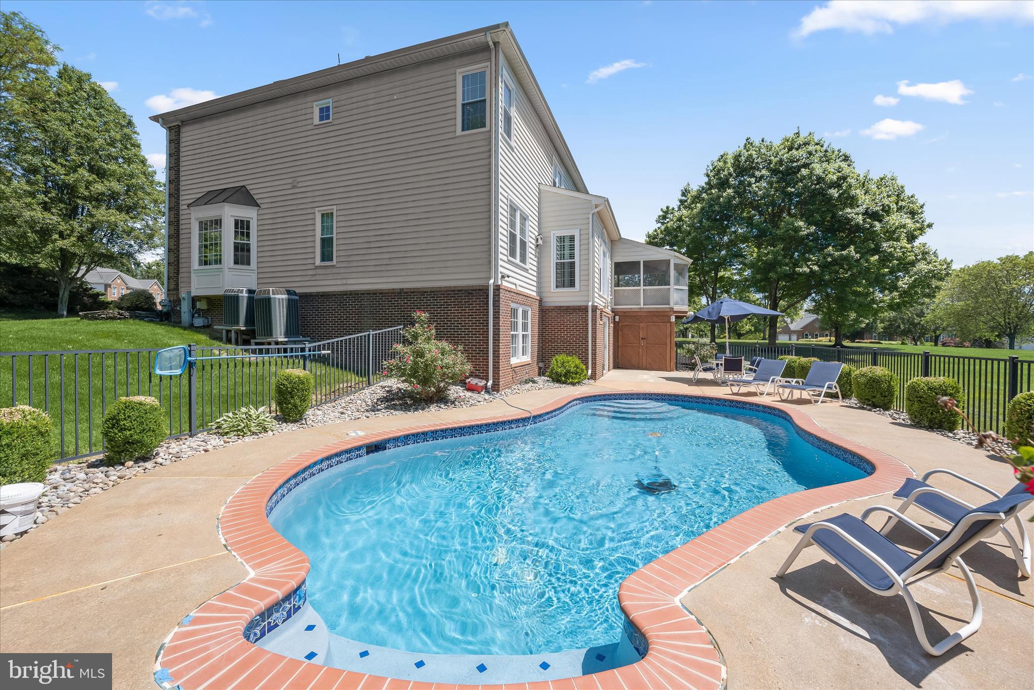 BRANTWOOD - Residential