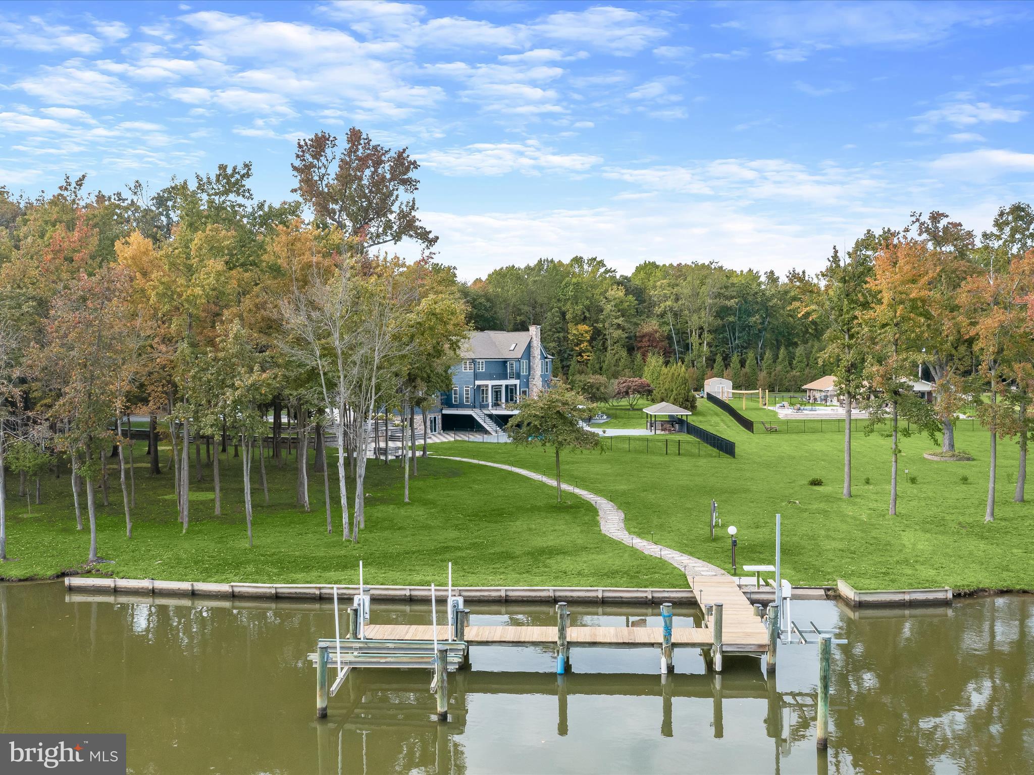 BOWLEYS QUARTERS - Residential