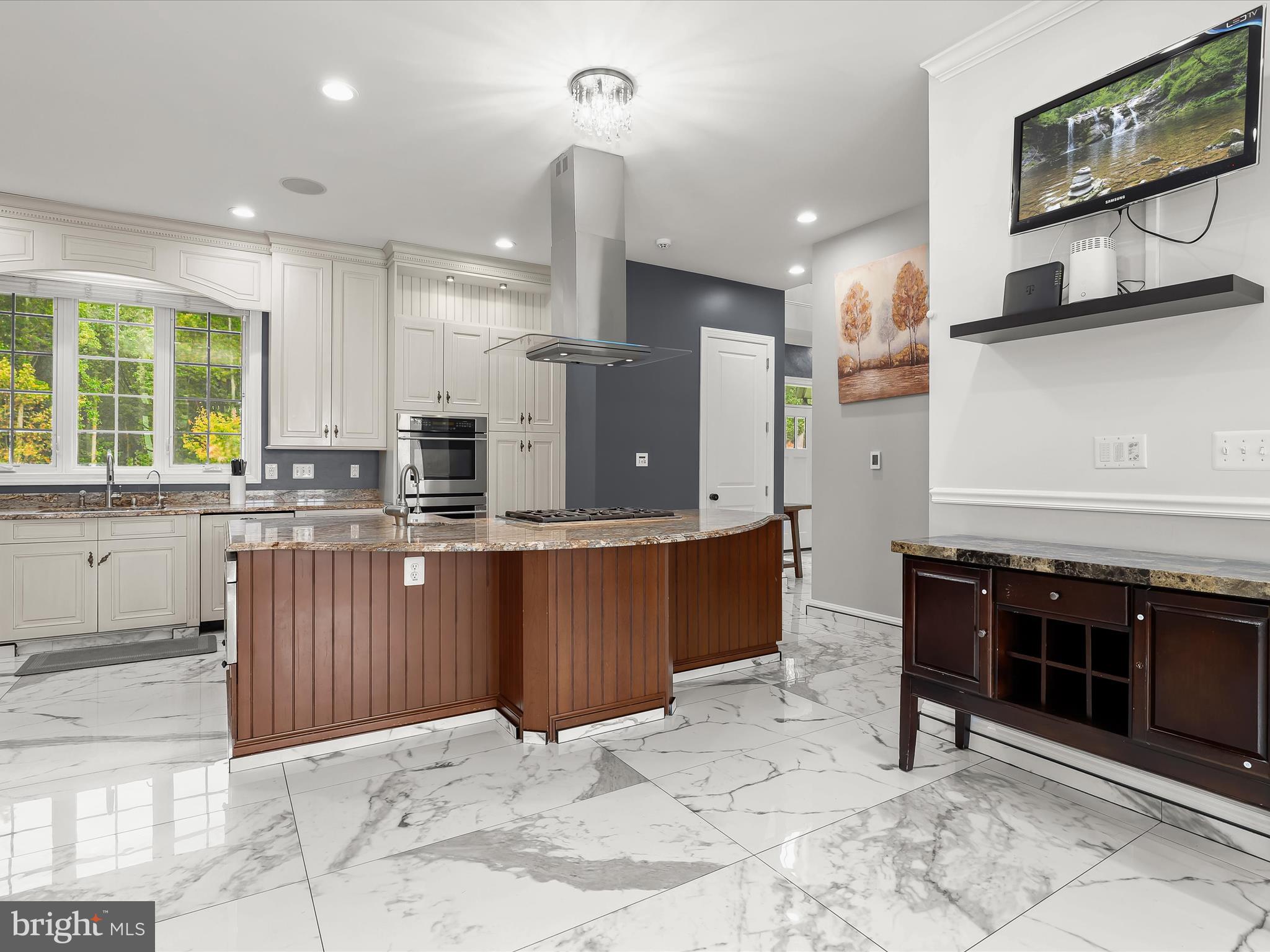 BOWLEYS QUARTERS - Residential