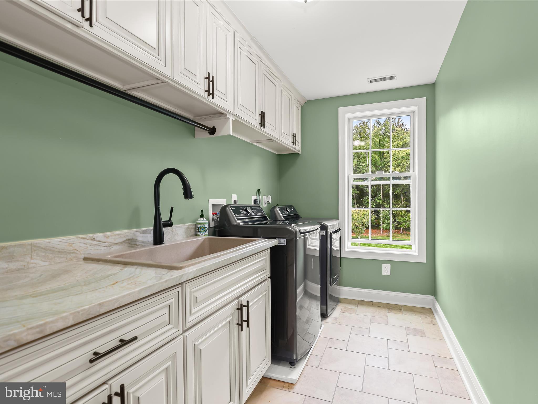 BOWLEYS QUARTERS - Residential