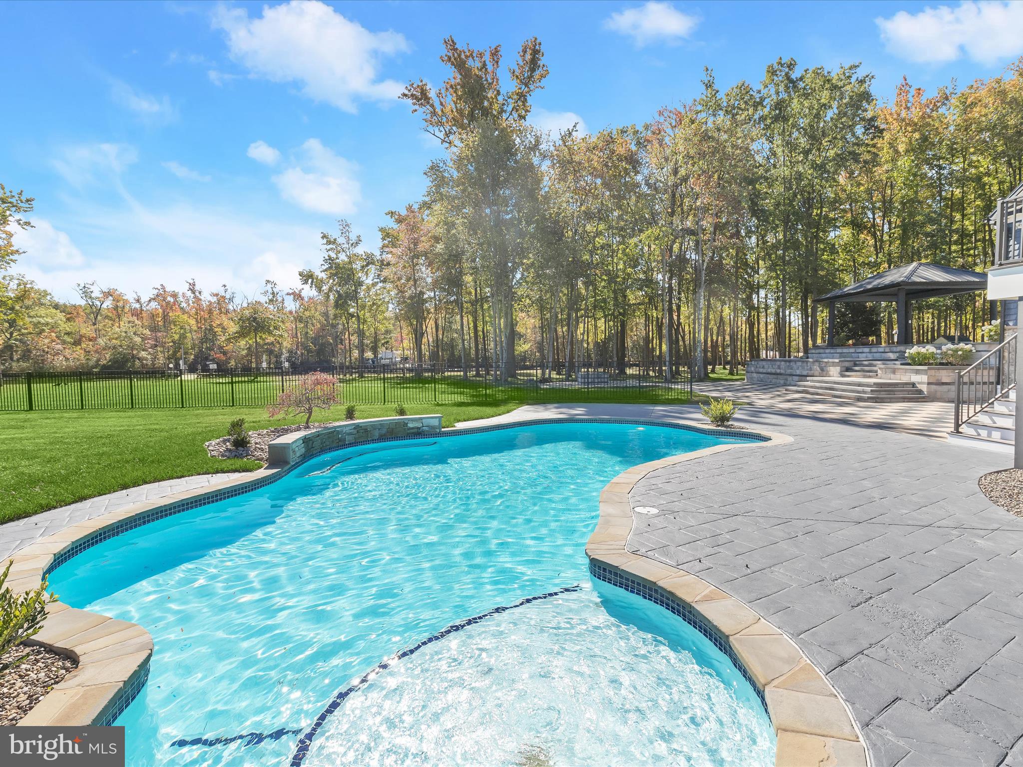 BOWLEYS QUARTERS - Residential