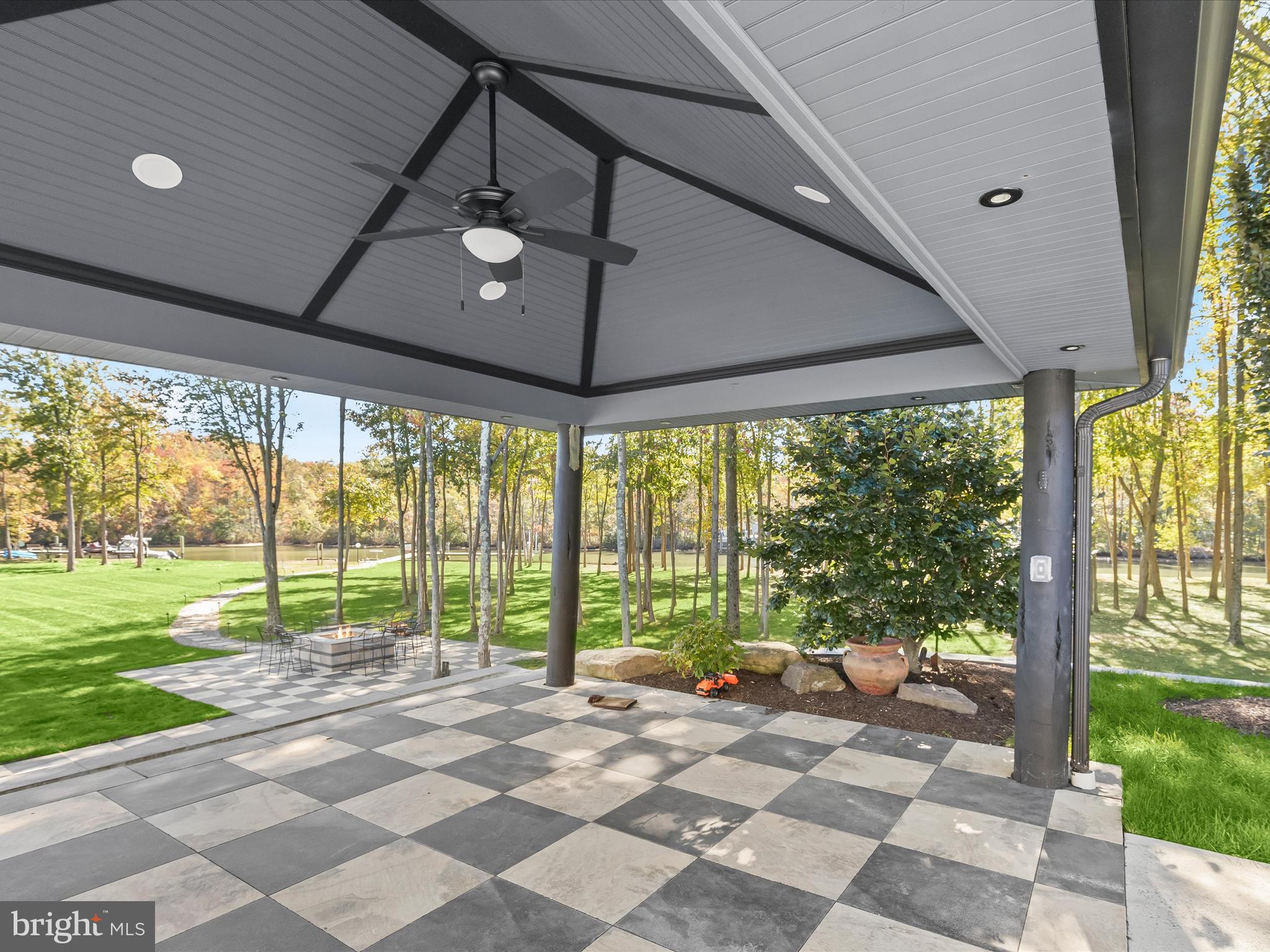 BOWLEYS QUARTERS - Residential