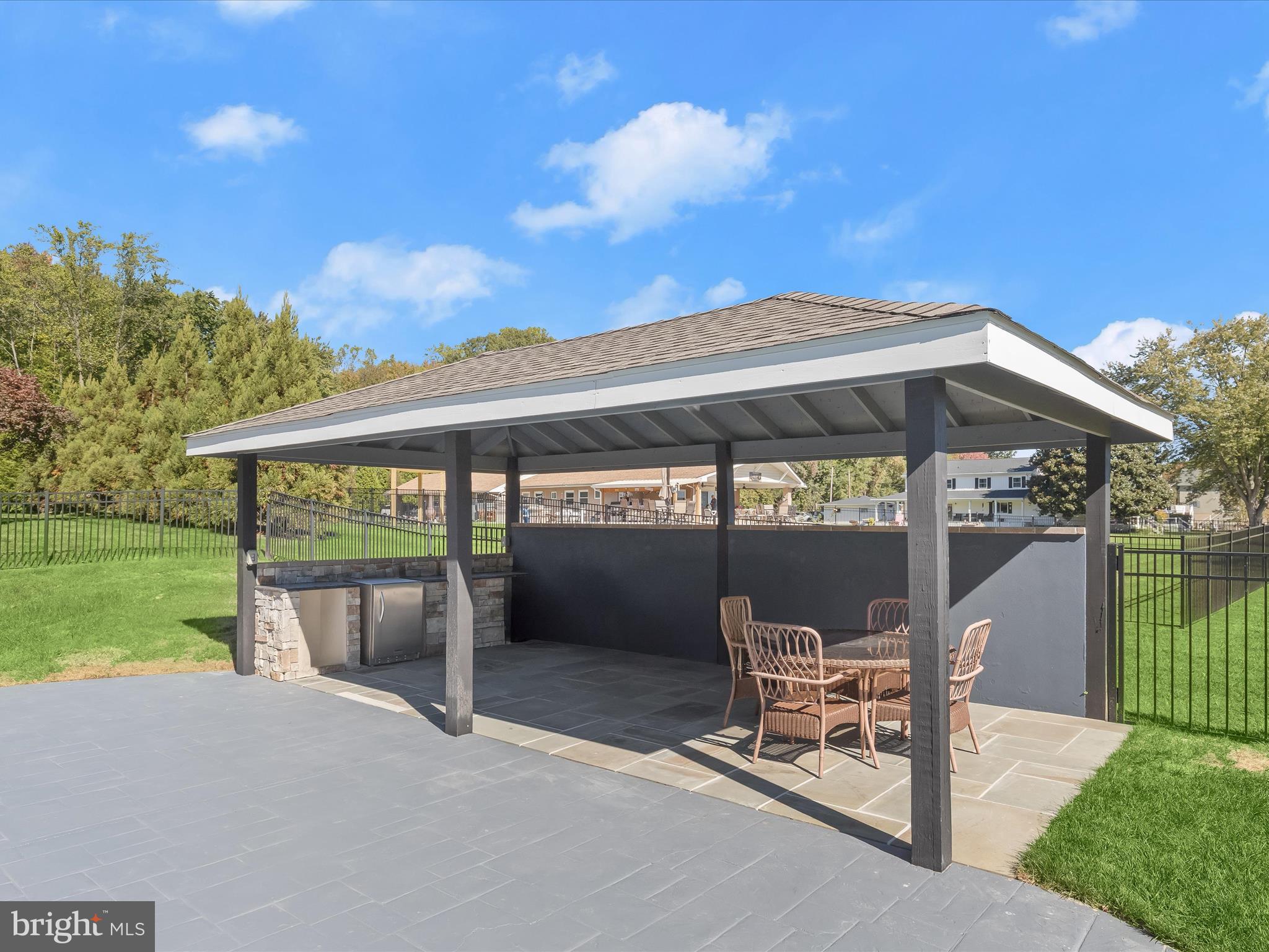 BOWLEYS QUARTERS - Residential