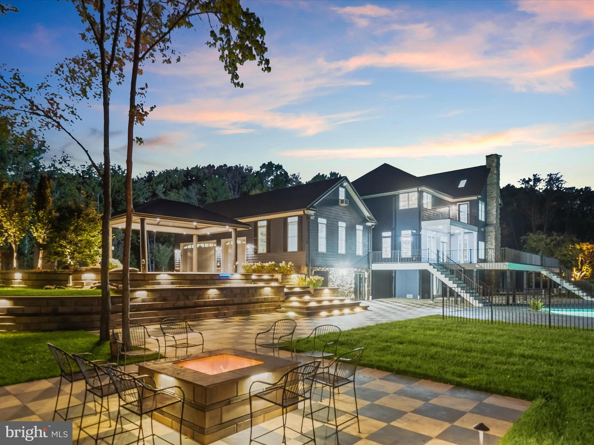 BOWLEYS QUARTERS - Residential