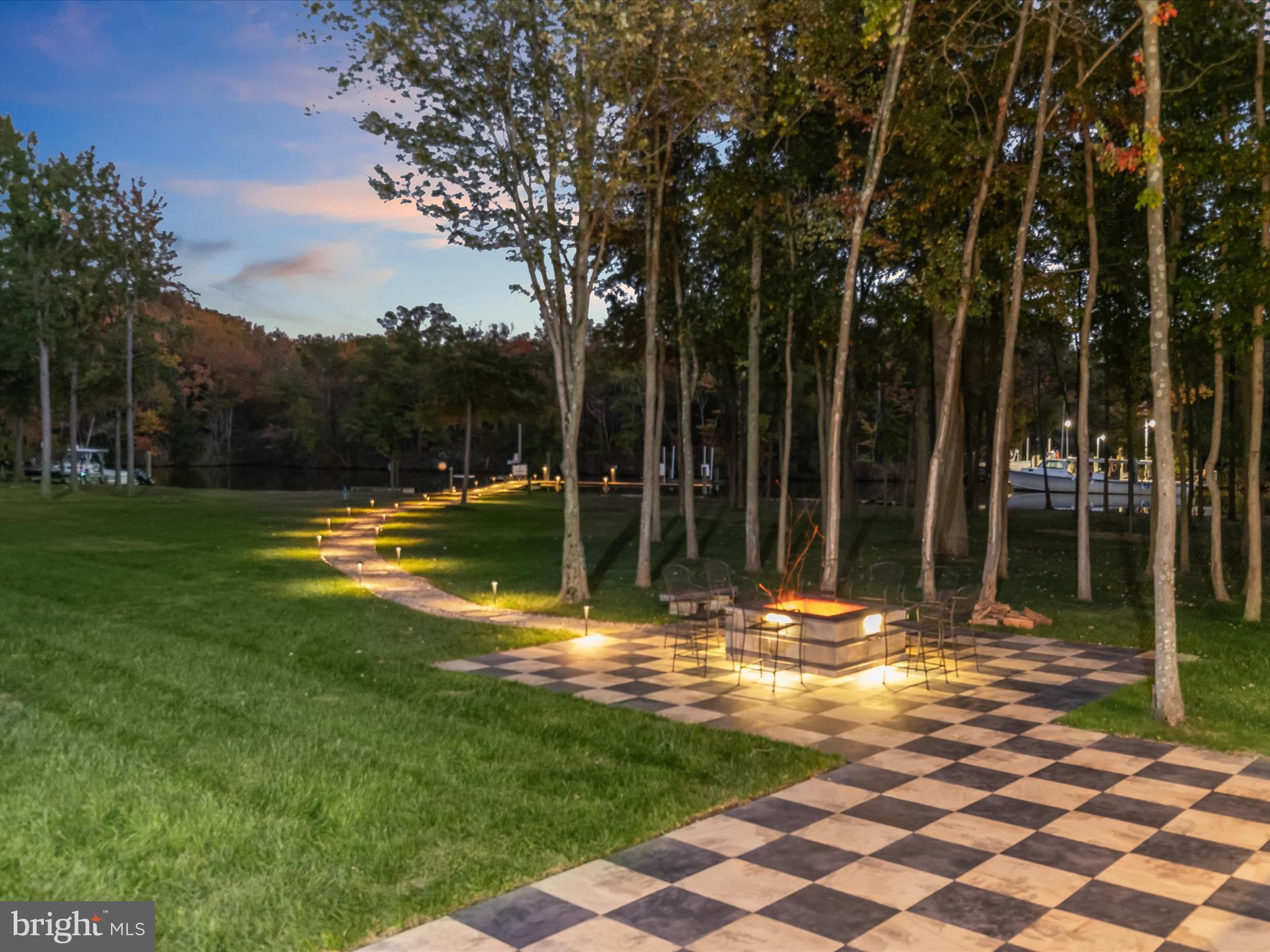 BOWLEYS QUARTERS - Residential