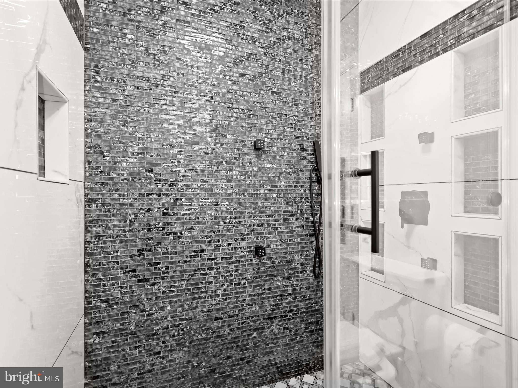 BOWLEYS QUARTERS - Residential