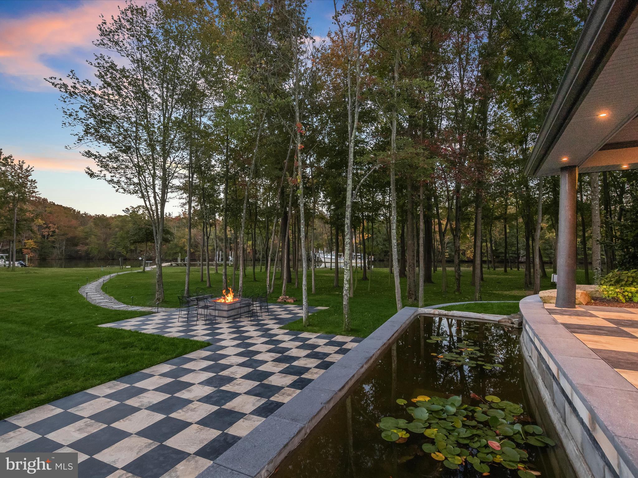 BOWLEYS QUARTERS - Residential