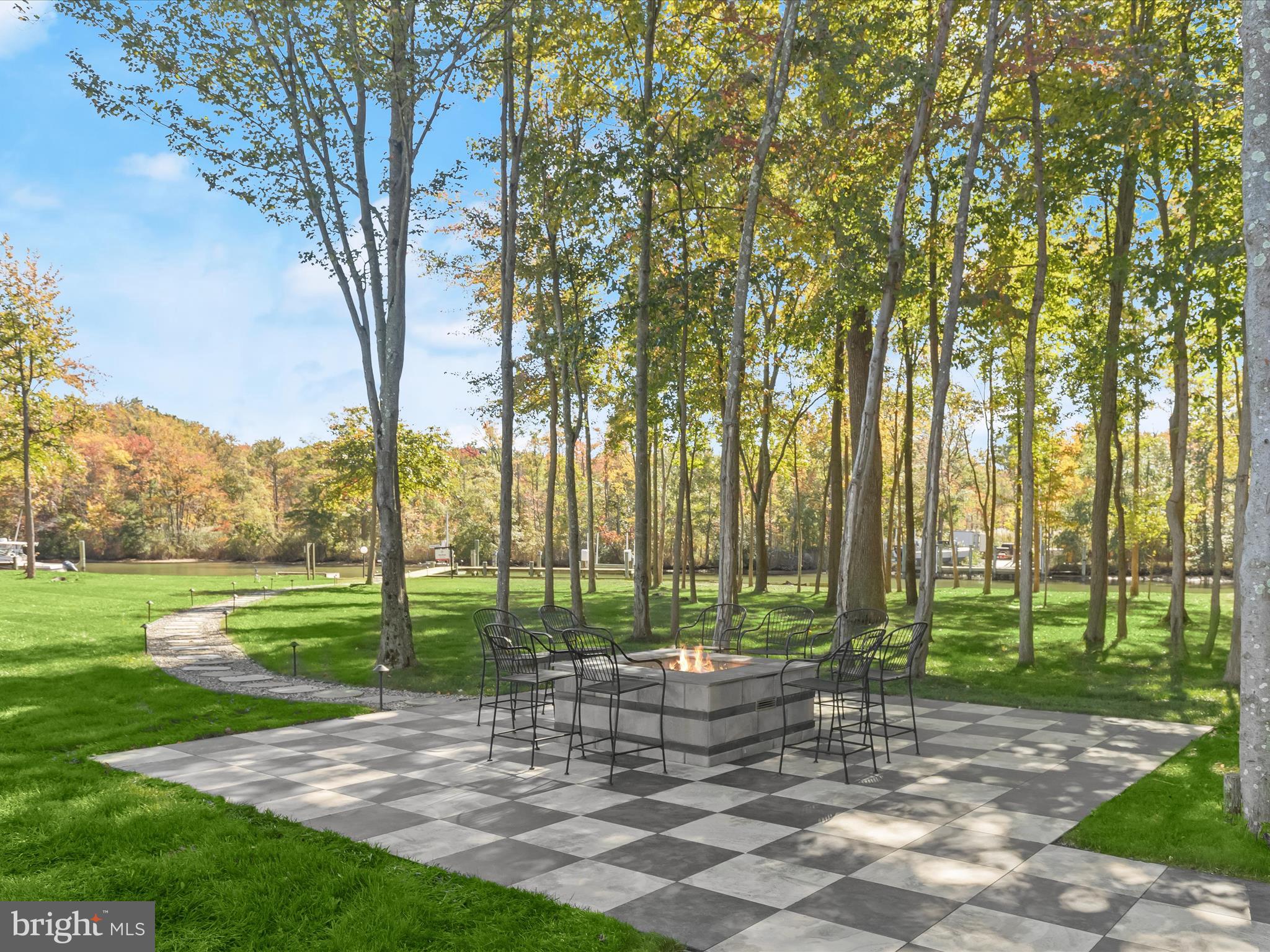 BOWLEYS QUARTERS - Residential