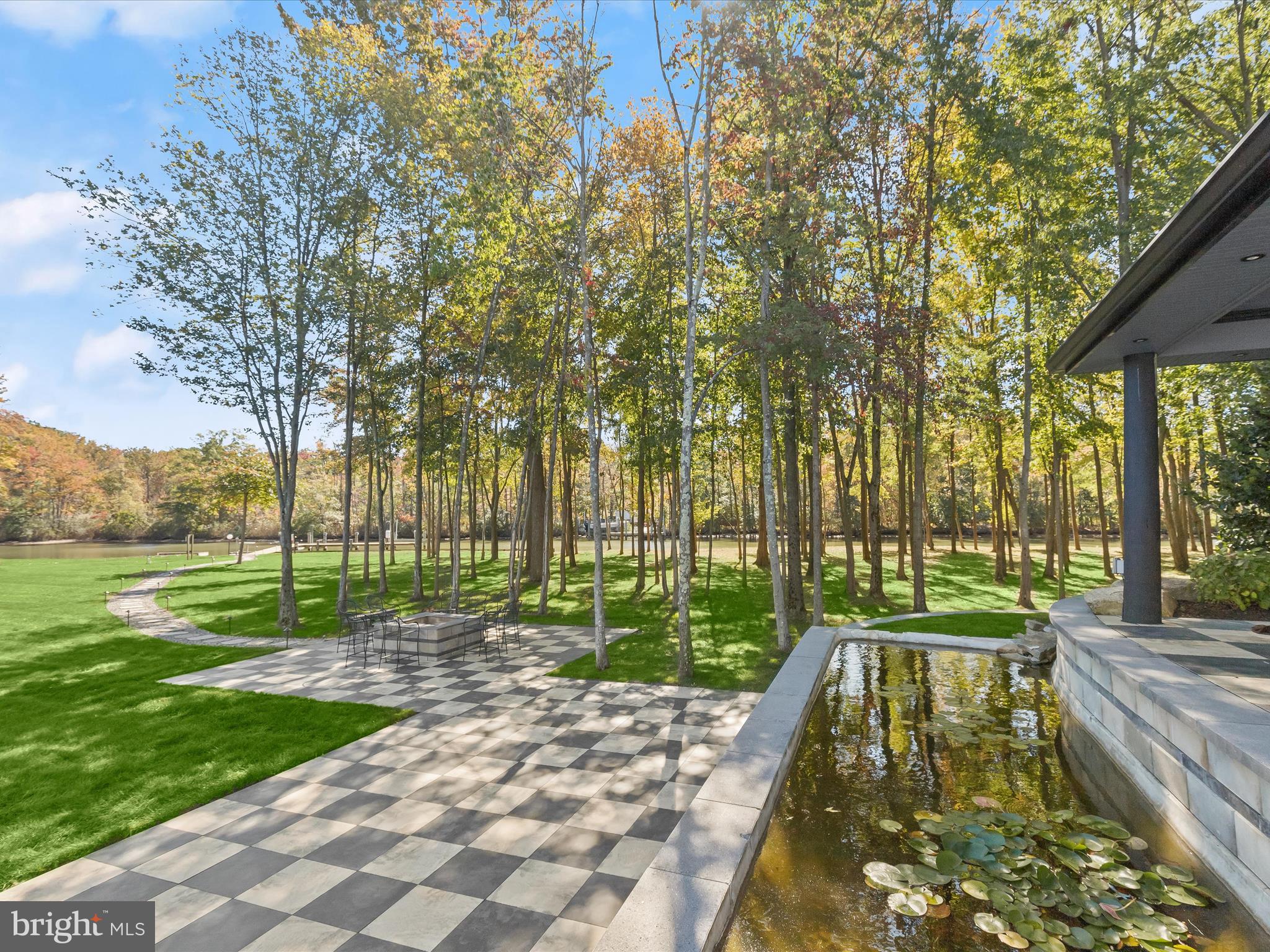 BOWLEYS QUARTERS - Residential