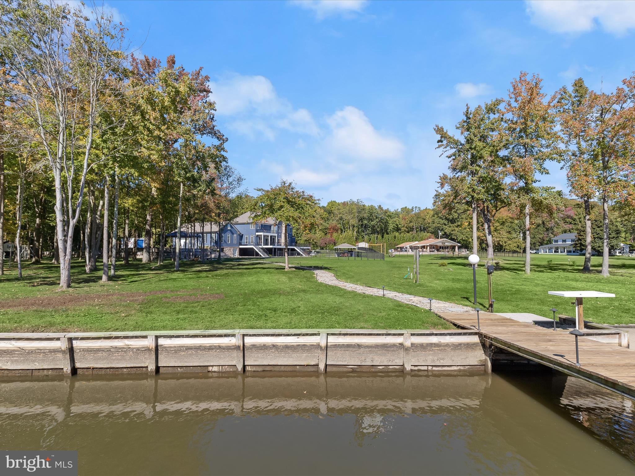 BOWLEYS QUARTERS - Residential