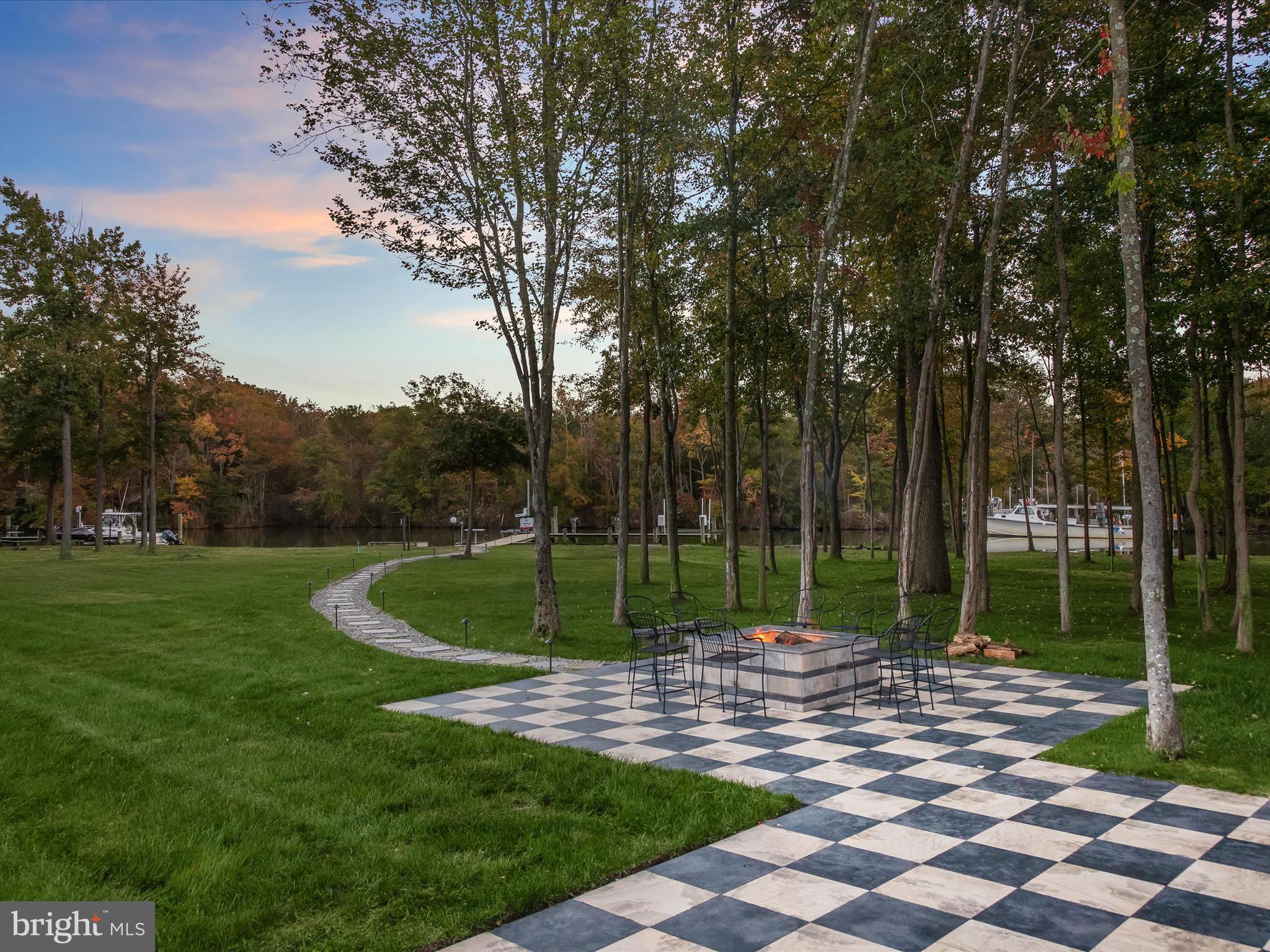 BOWLEYS QUARTERS - Residential