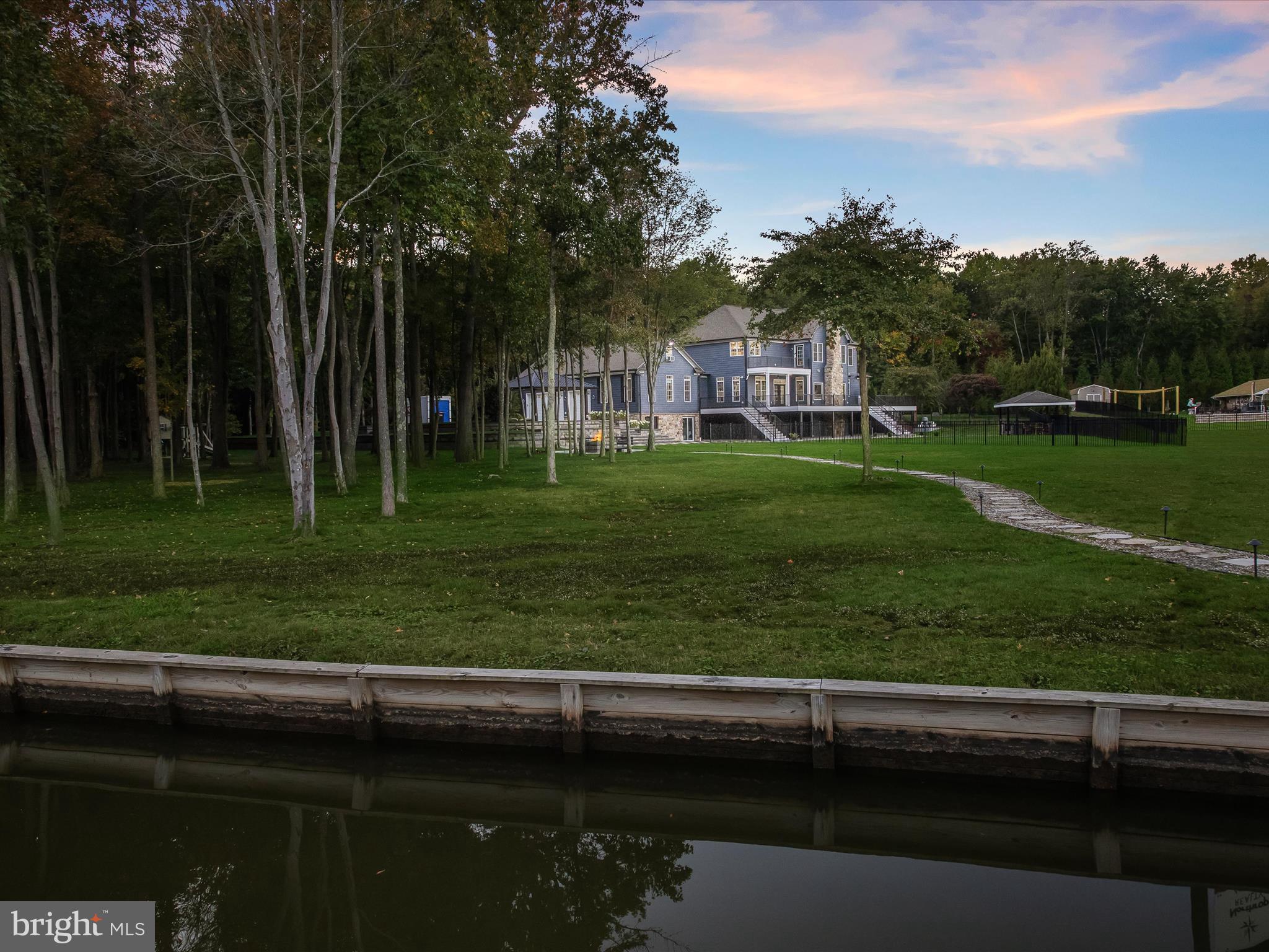 BOWLEYS QUARTERS - Residential