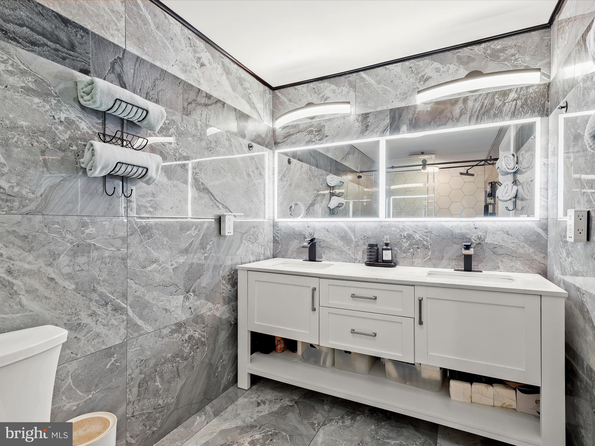 BOWLEYS QUARTERS - Residential