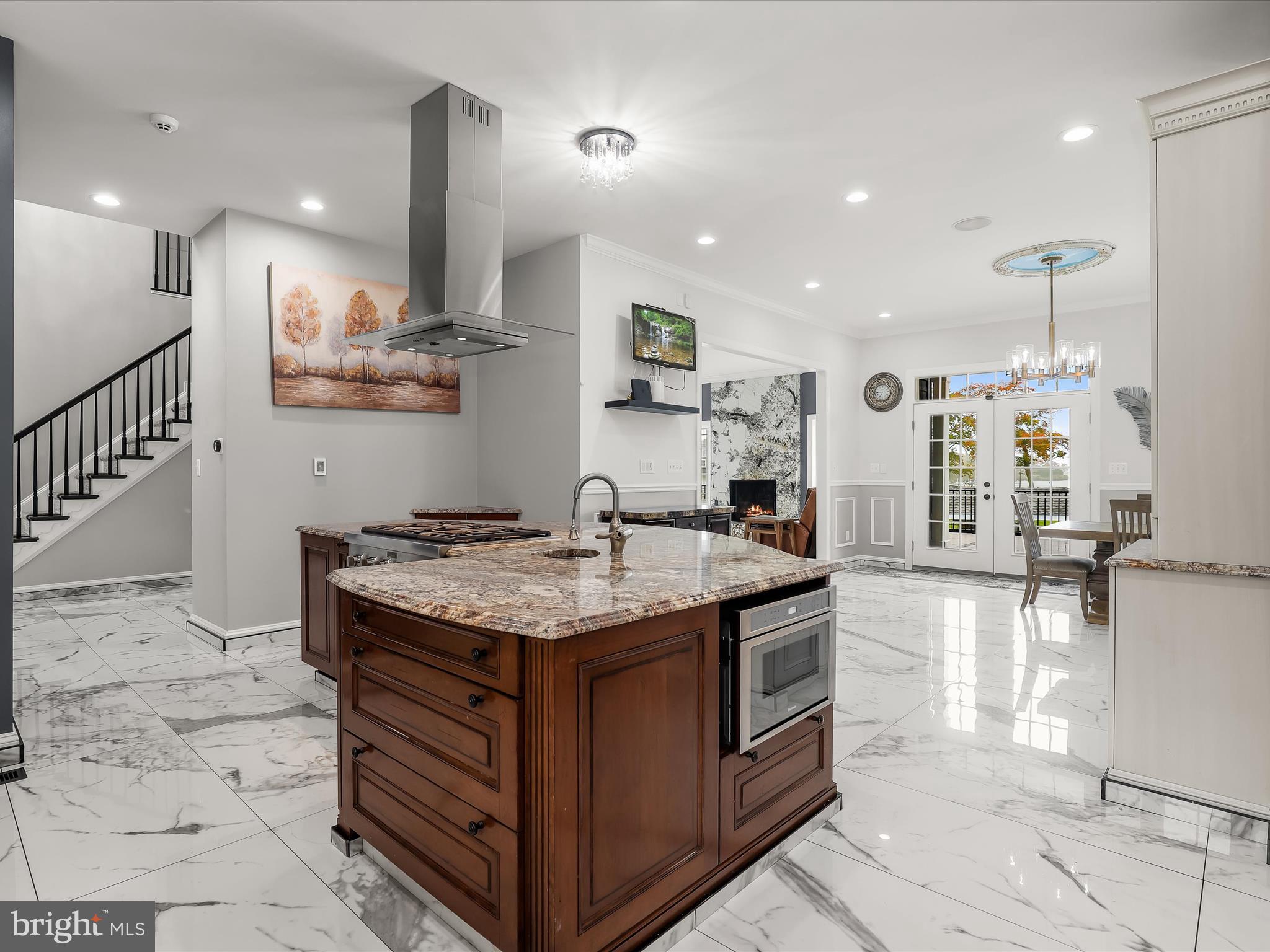 BOWLEYS QUARTERS - Residential