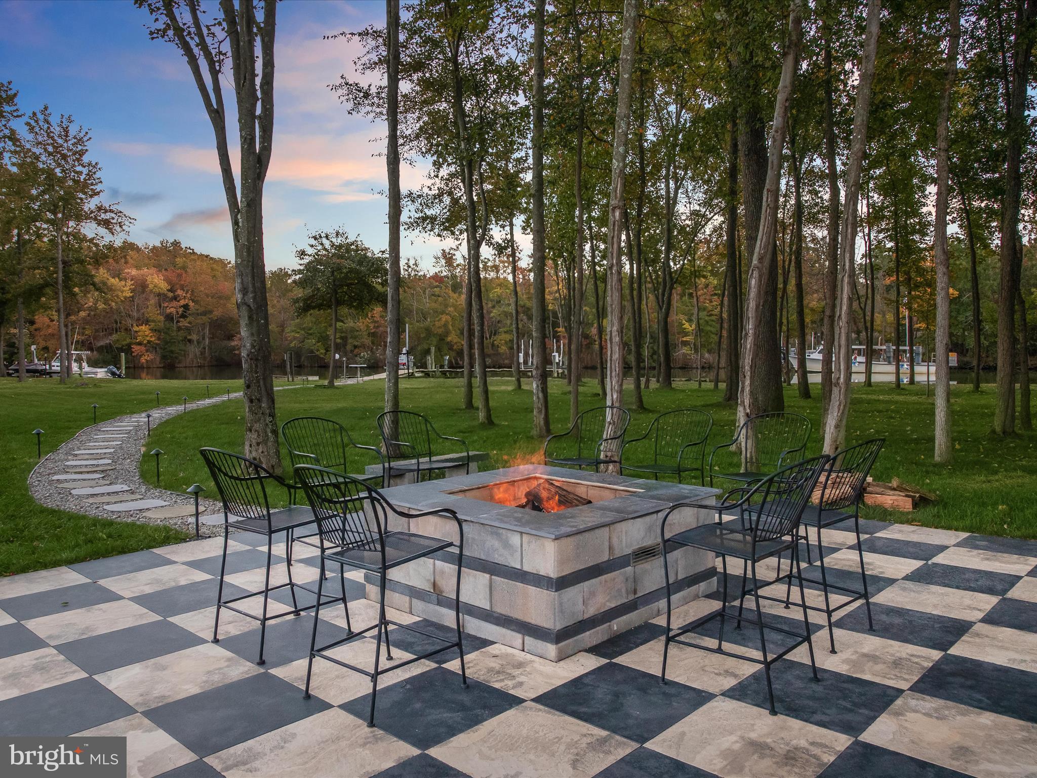 BOWLEYS QUARTERS - Residential